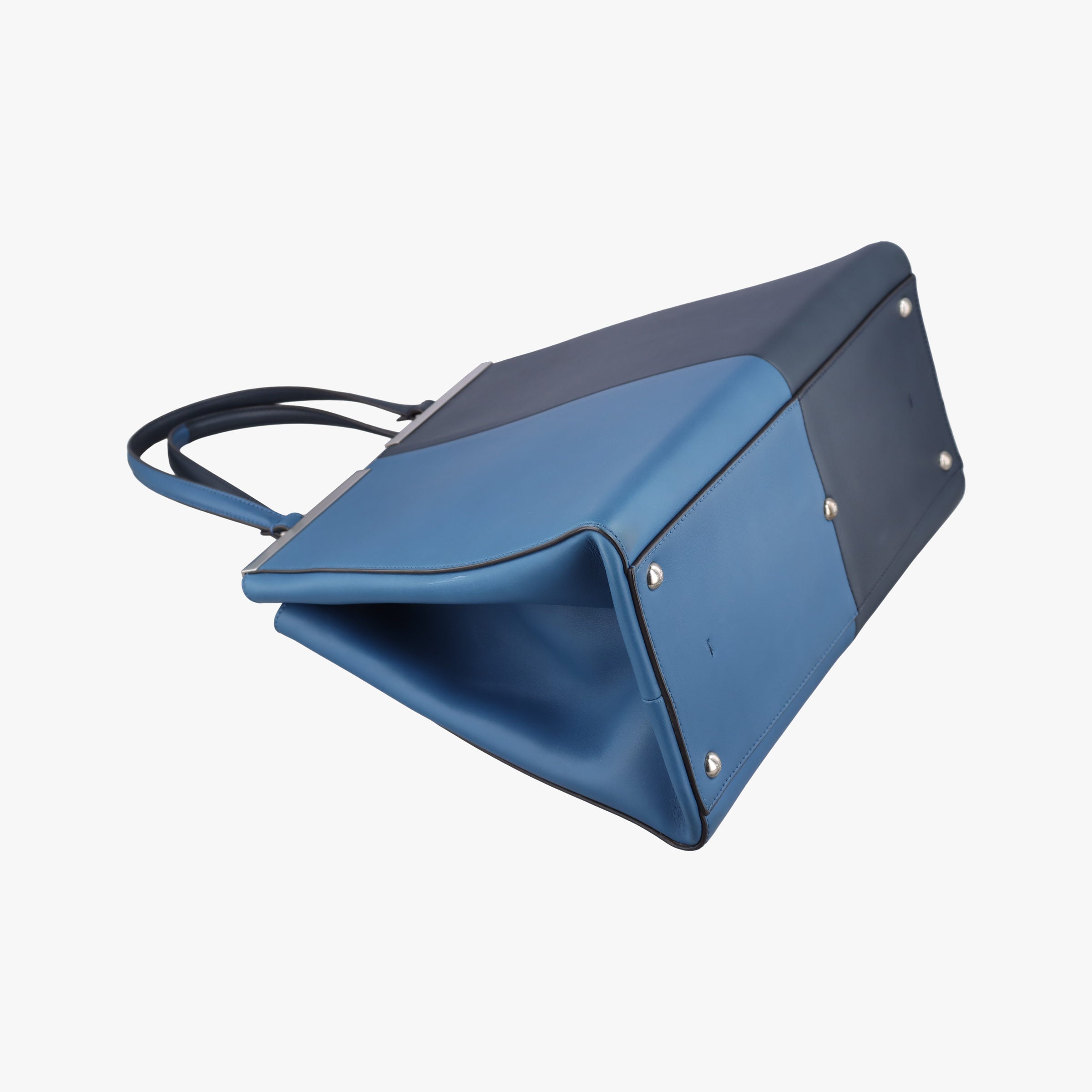 Pre-owned Fendi Troisjours Navy × Blue Leather 8BH272 shoulderbag | stylenewstar
