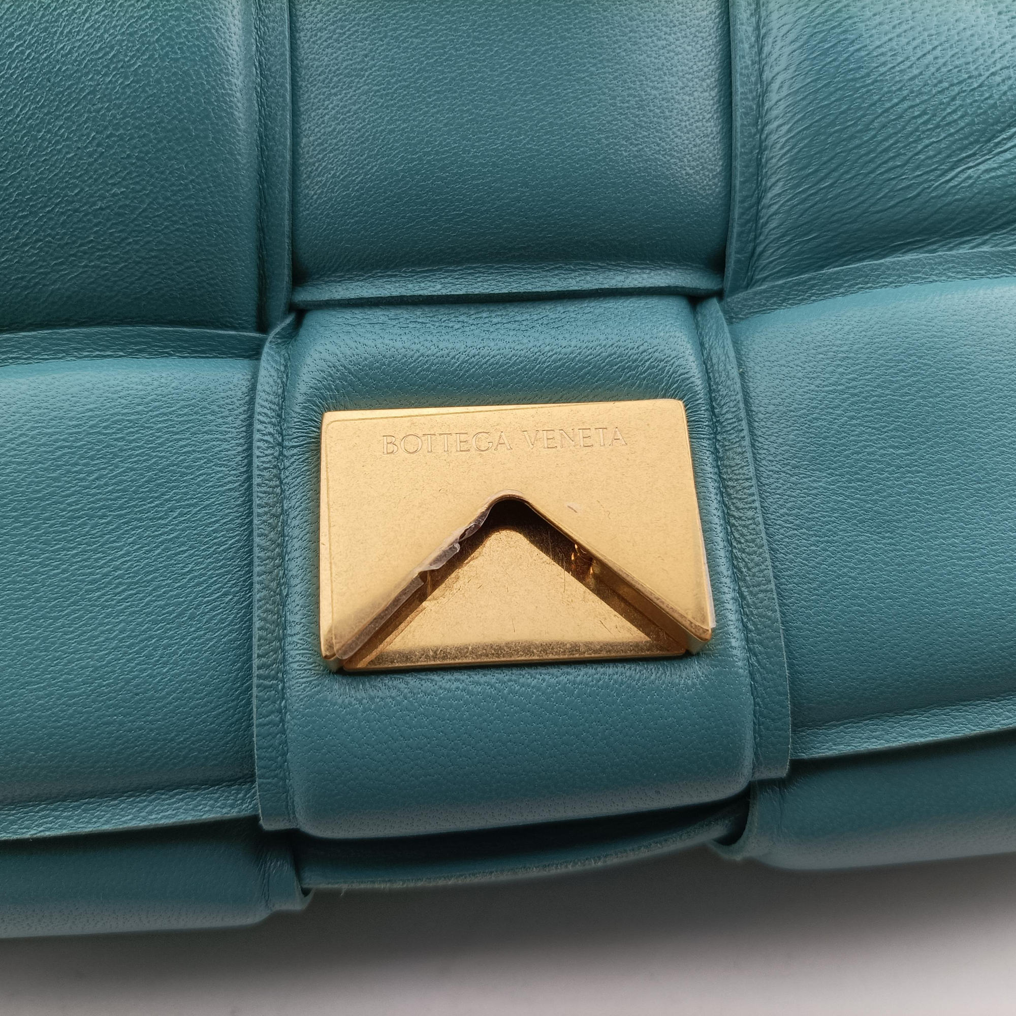 Pre-owned Bottega Veneta The Chain Cassette Blue lambskin  shoulderbag | stylenewstar