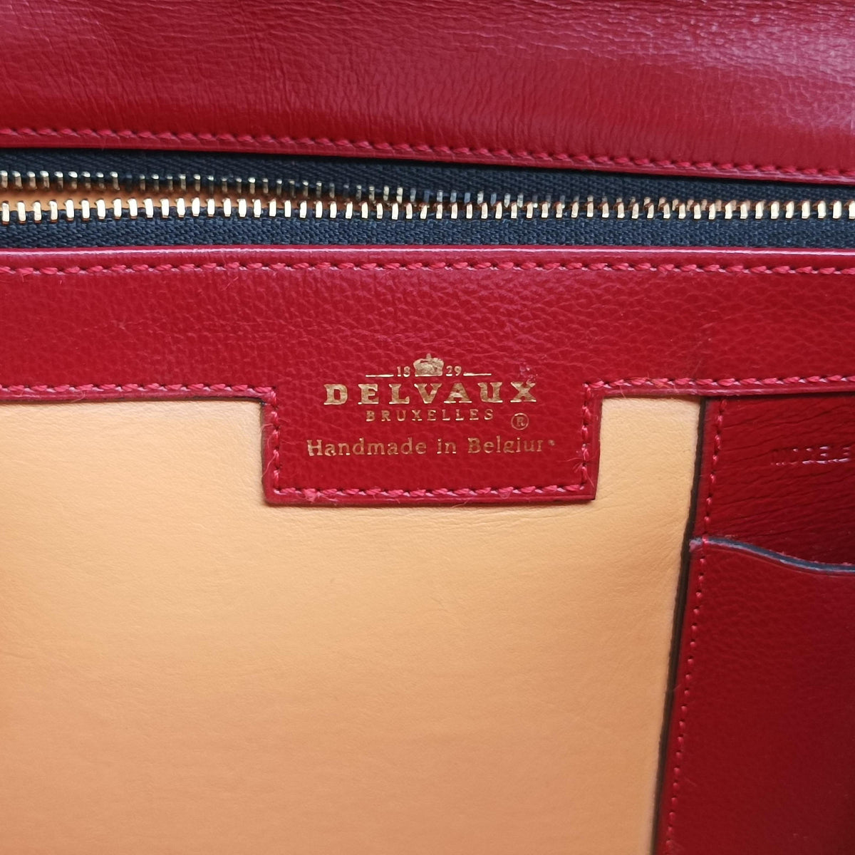 Pre-owned Delvaux Brillon MM Red leather  shoulderbag | stylenewstar