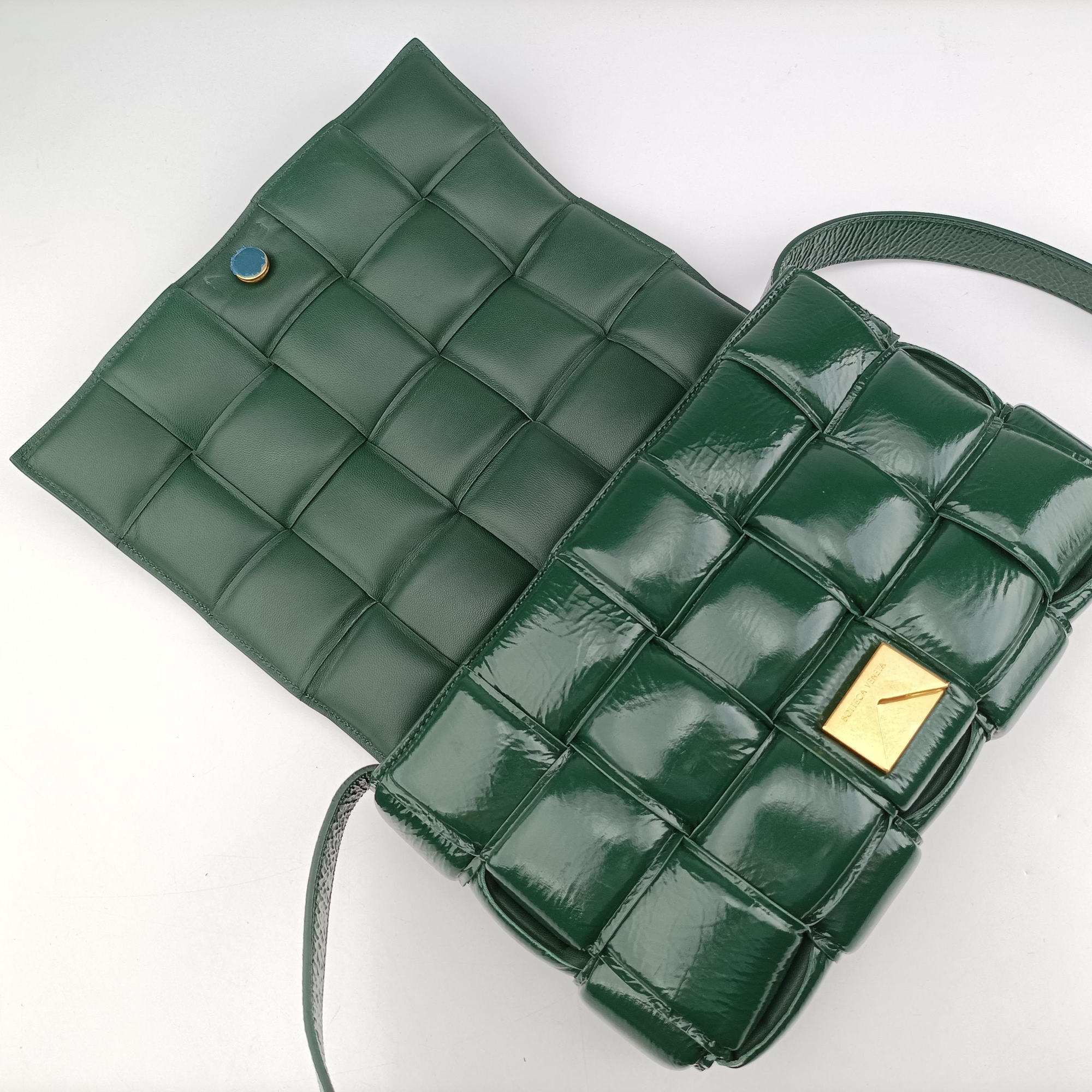 Vintage Bottega Veneta Padded CASSETTE Green lambskin  shoulderbag | stylenewstar