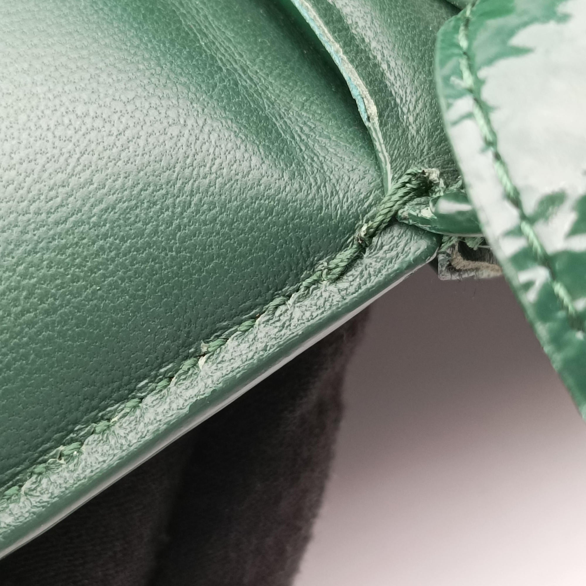 Vintage Bottega Veneta Padded CASSETTE Green lambskin  shoulderbag | stylenewstar