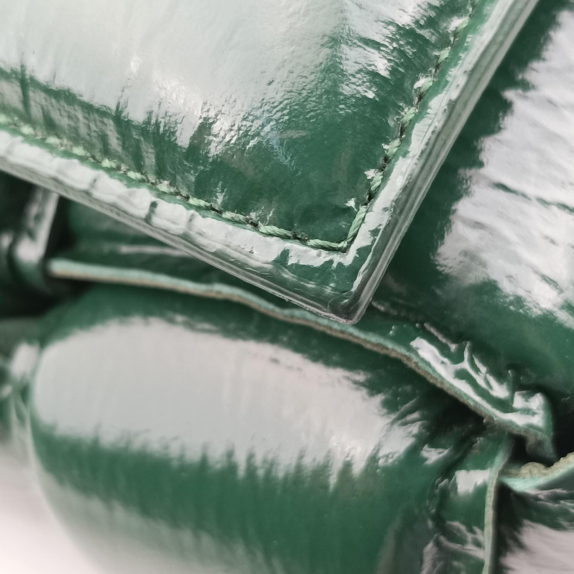 Vintage Bottega Veneta Padded CASSETTE Green lambskin  shoulderbag | stylenewstar