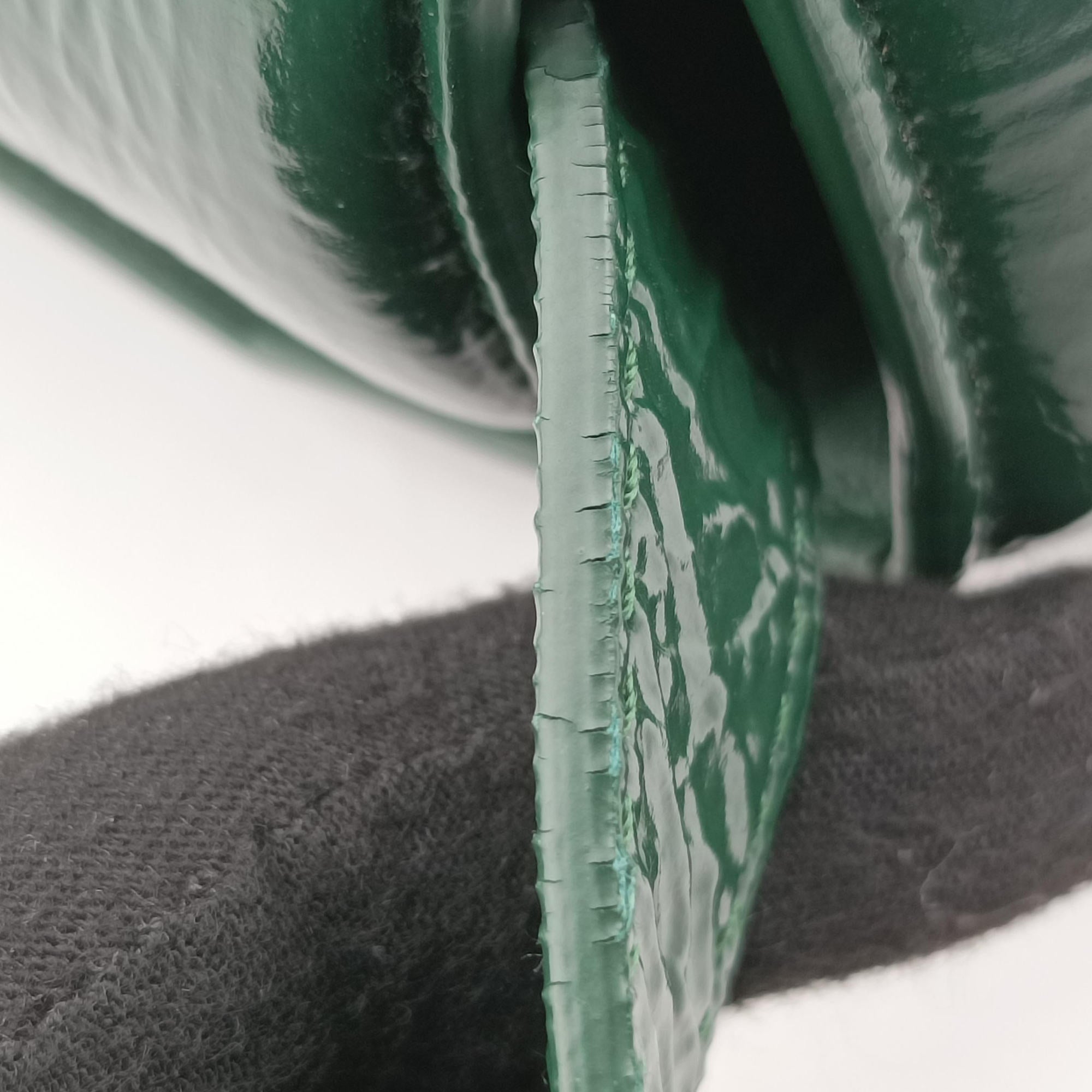 Vintage Bottega Veneta Padded CASSETTE Green lambskin  shoulderbag | stylenewstar