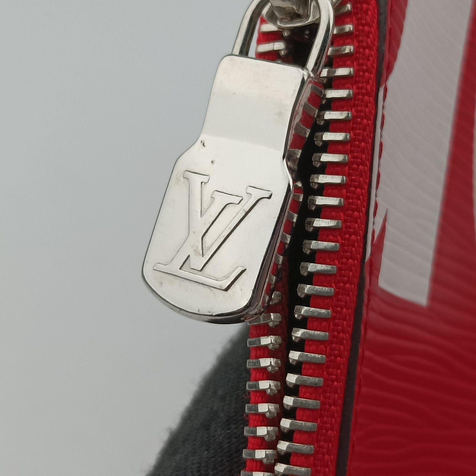 Pre-owned Louis Vuitton Pochette Jour GM Supreme Collaboration ROUGE×white epi M67722 clutchbag | stylenewstar