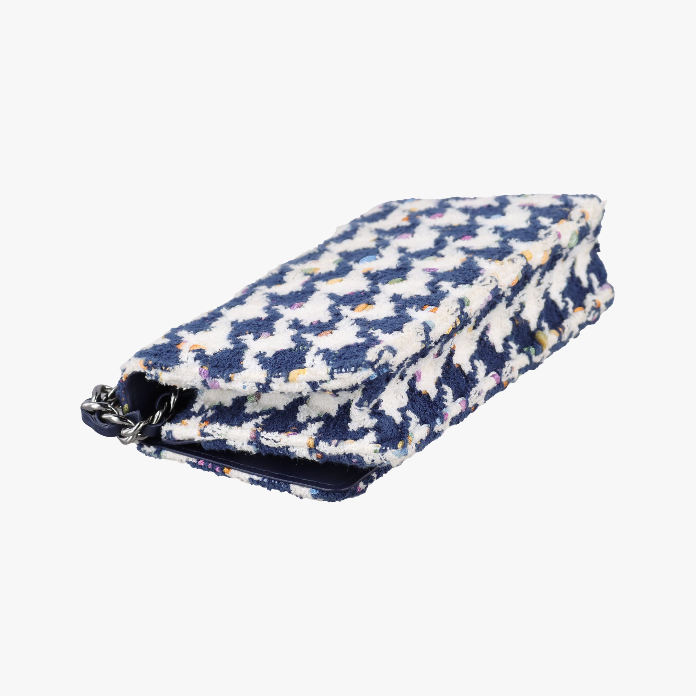 Secondhand Chanel Chanel 19 WOC Houndstooth White × Navy fabric AP0957 shoulderbag | stylenewstar