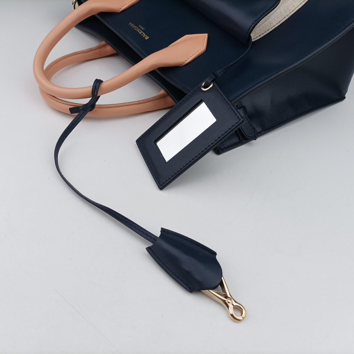 Pre-owned Balenciaga Padlock Navy × Pink × Beige Leather × Canvas  shoulderbag | stylenewstar