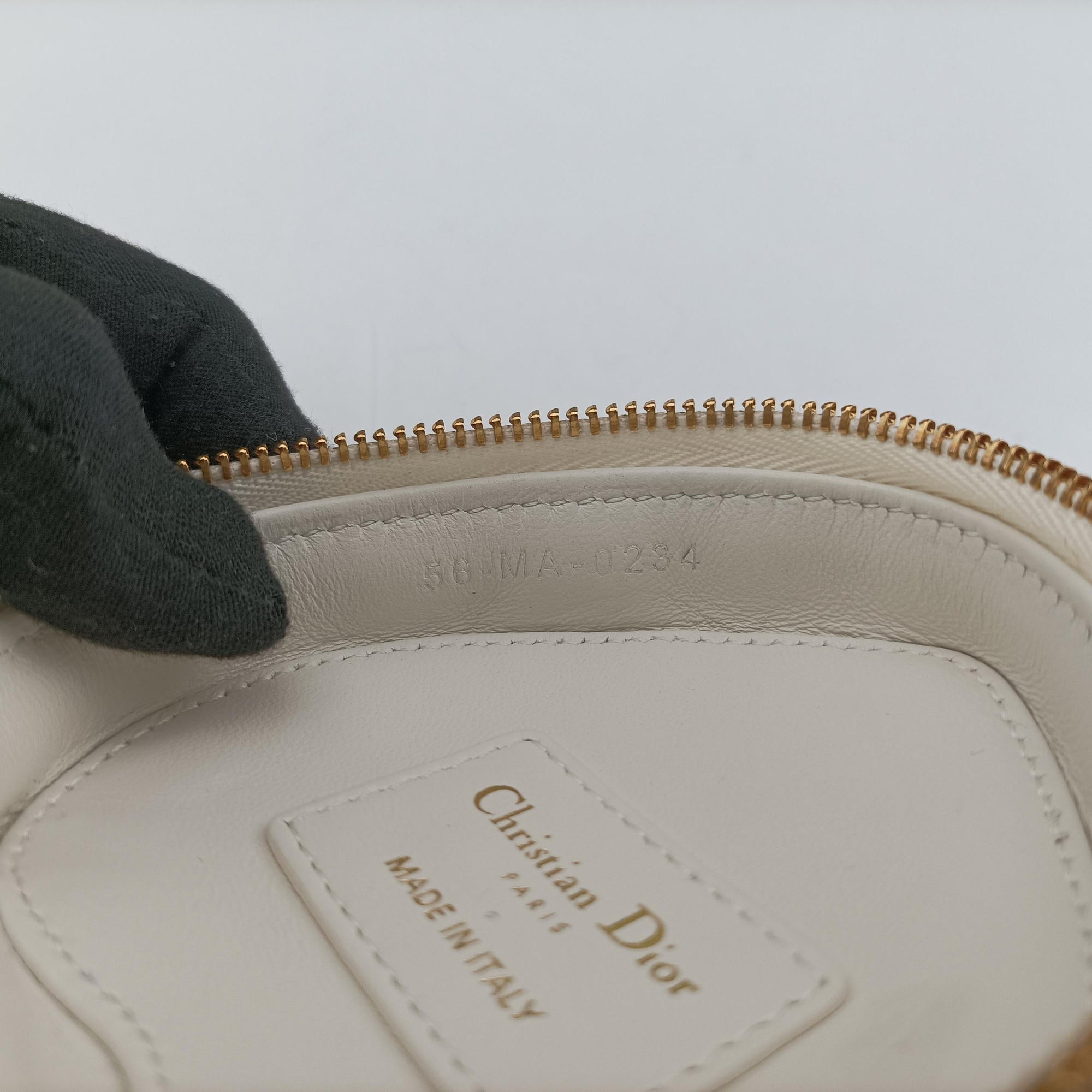 Secondhand Christian Dior Dioramour Dior Caro Heart Micro Vanity Case White Lambskin  shoulderbag | stylenewstar