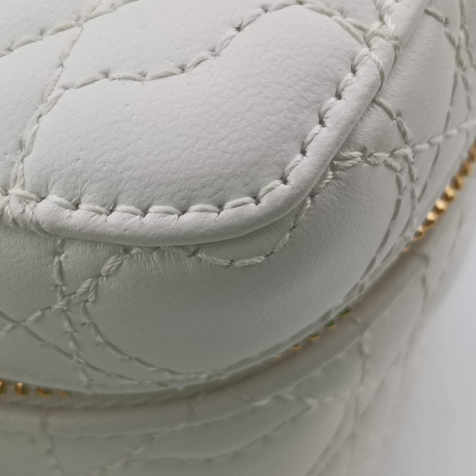 Secondhand Christian Dior Dioramour Dior Caro Heart Micro Vanity Case White Lambskin  shoulderbag | stylenewstar