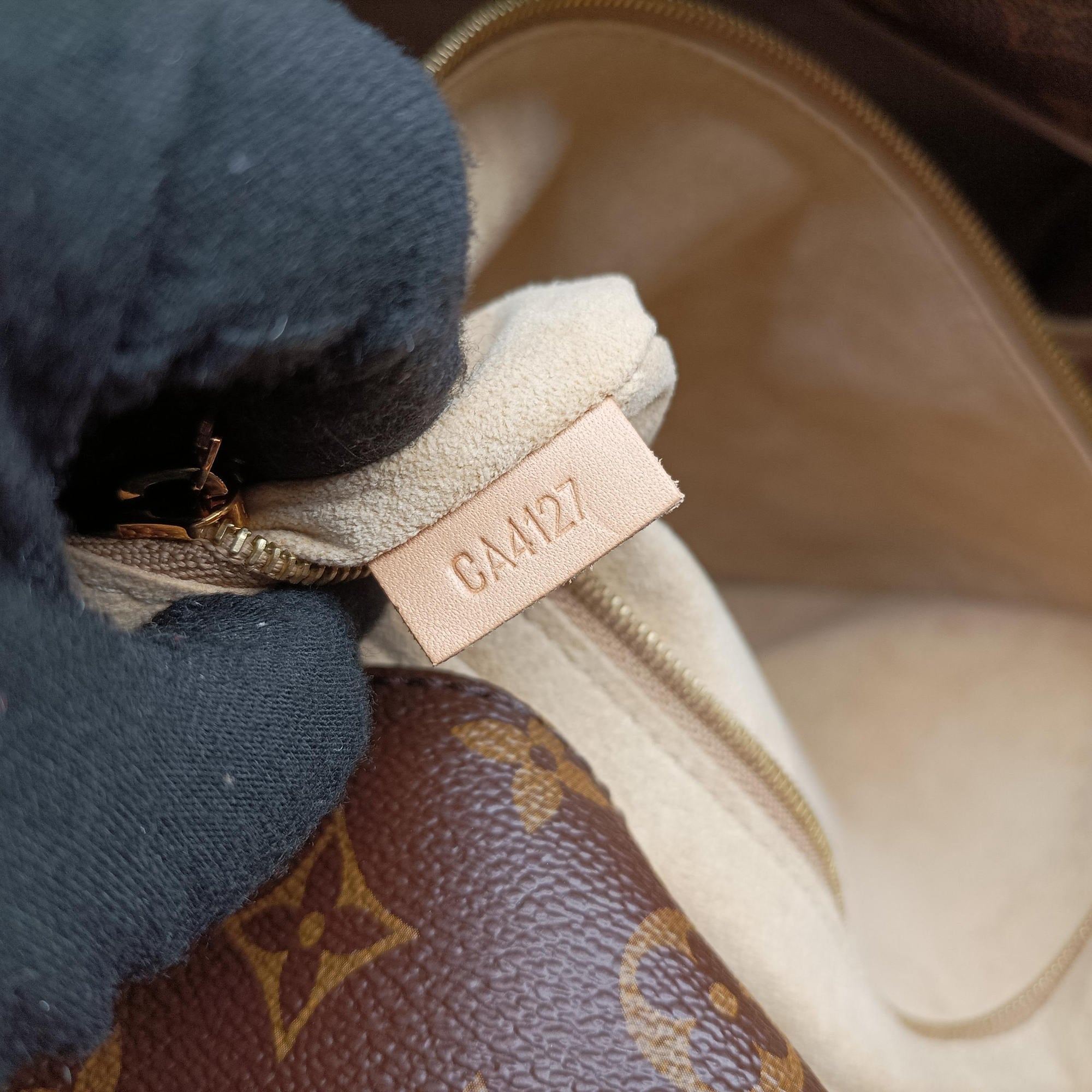 Vintage Louis Vuitton ARTSY MM BROWN Monogram Canvas M40249 shoulderbag | stylenewstar
