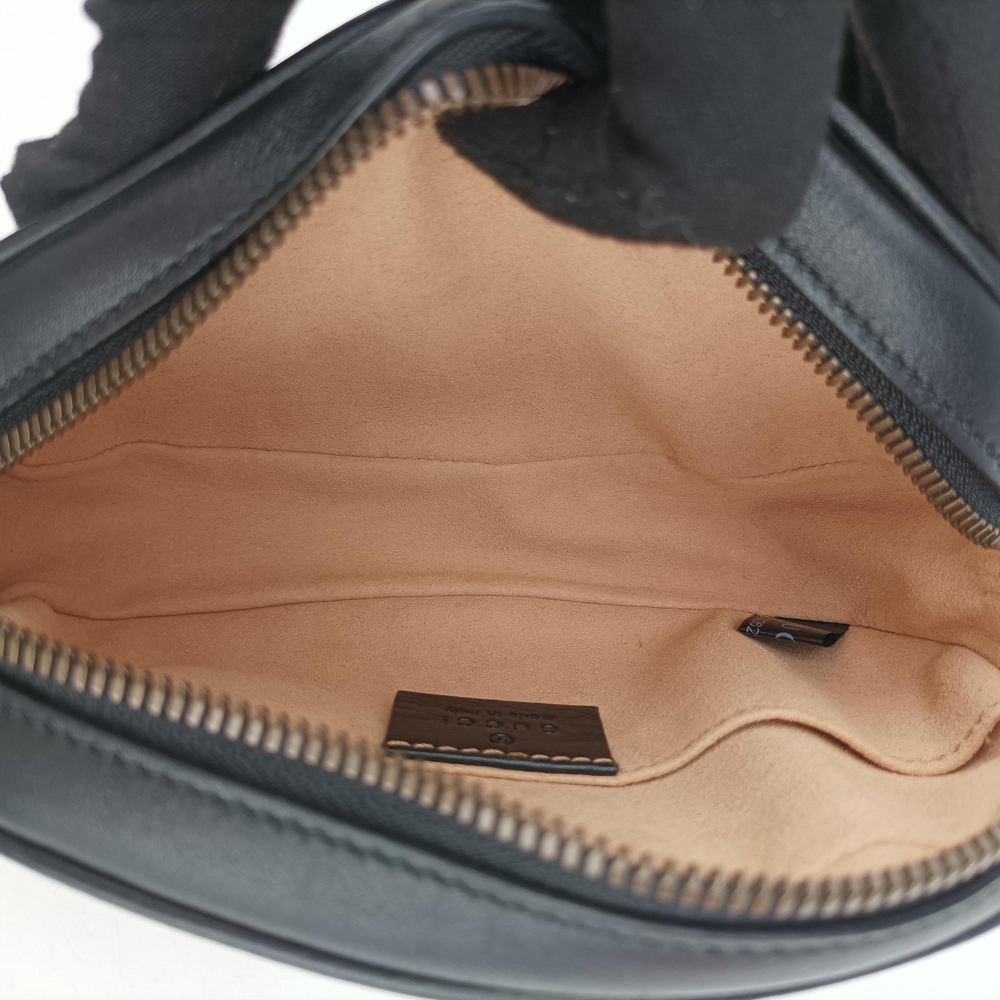 Secondhand Gucci GG Marmont Black Leather 476434 bum bag/waist bag | stylenewstar