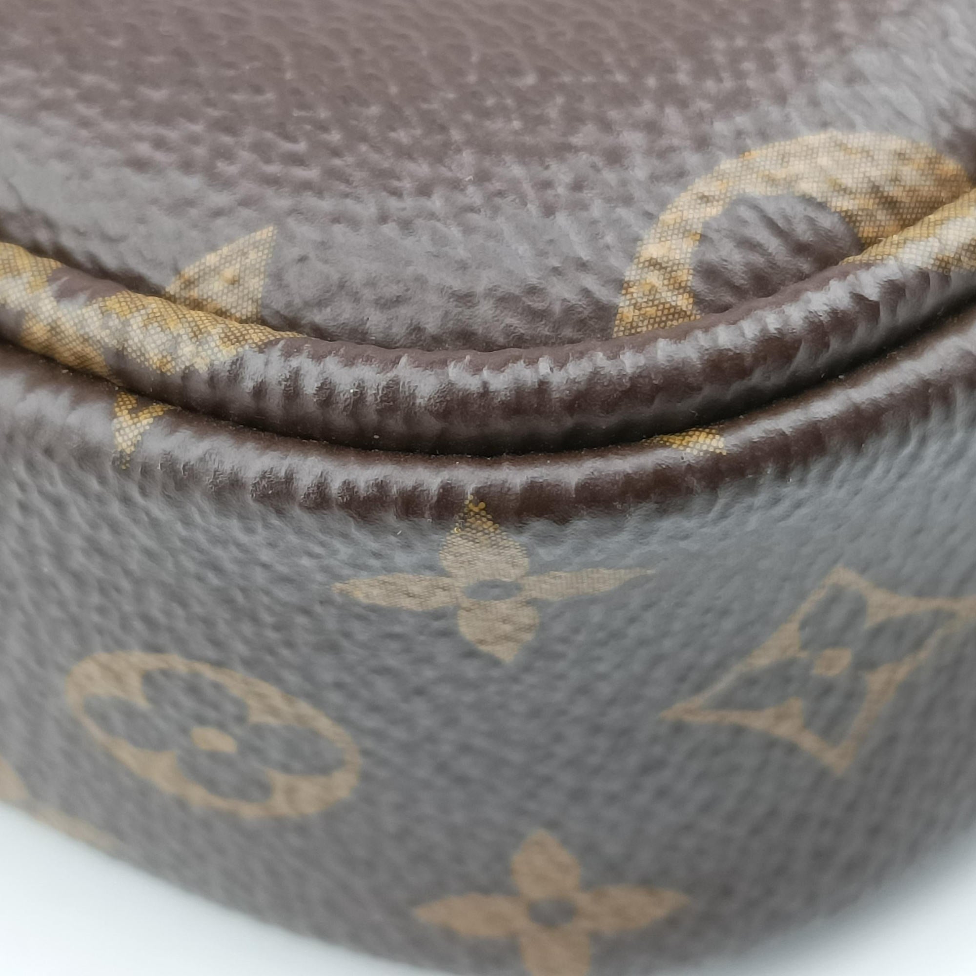 Vintage Louis Vuitton MULTI POCHETTE ACCESSOIRES MARRON×ROSE CLAIRE Monogram Canvas M44840 shoulderbag | stylenewstar