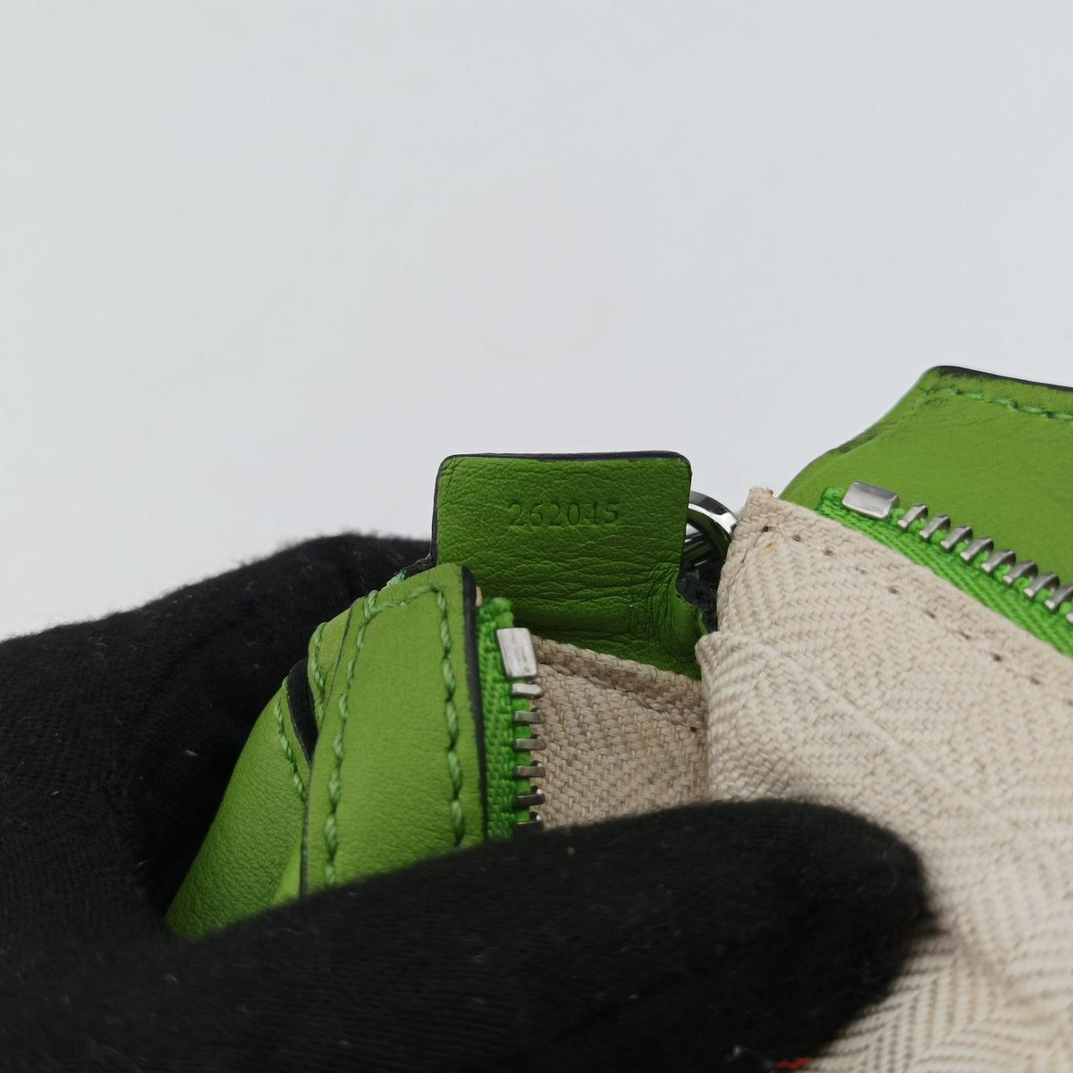 Pre-owned Loewe Puzzle Nano Green Leather  shoulderbag | stylenewstar