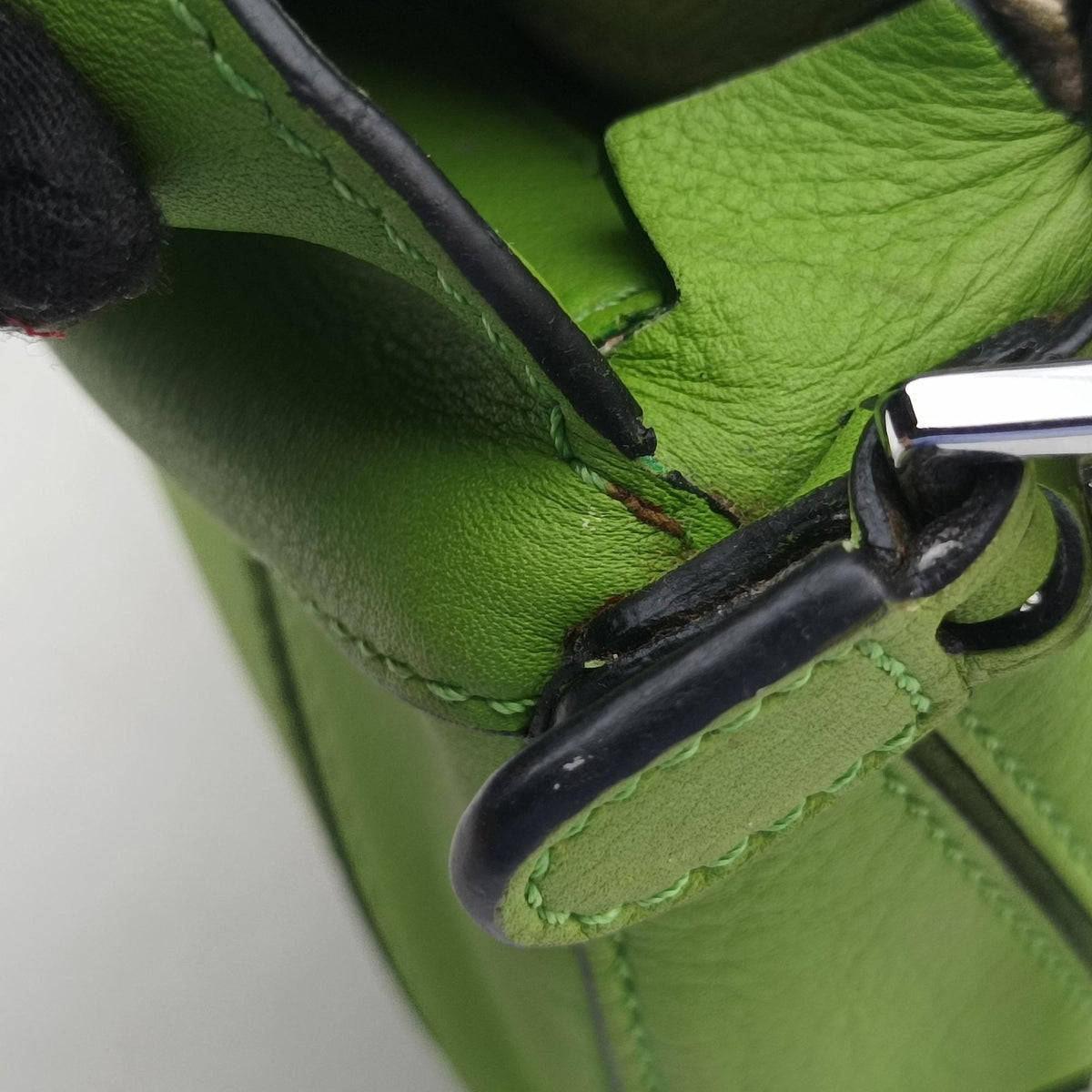 Pre-owned Loewe Puzzle Nano Green Leather  shoulderbag | stylenewstar
