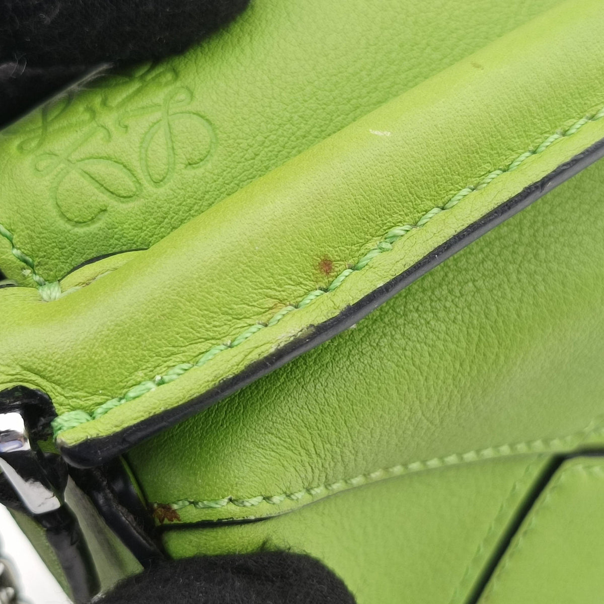 Pre-owned Loewe Puzzle Nano Green Leather  shoulderbag | stylenewstar