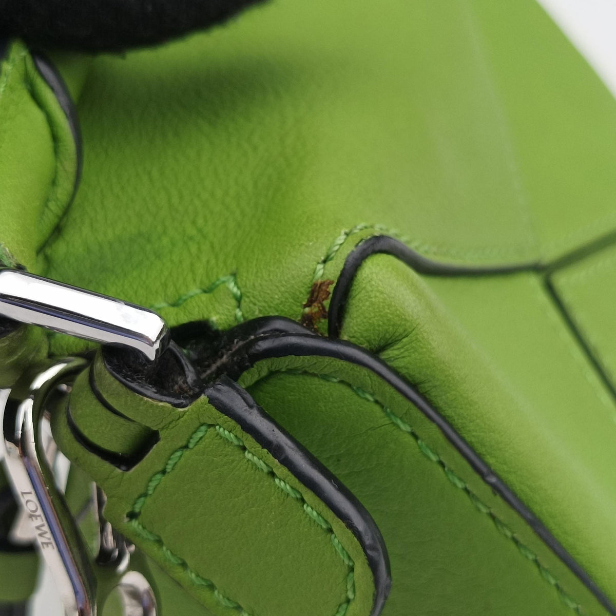 Pre-owned Loewe Puzzle Nano Green Leather  shoulderbag | stylenewstar