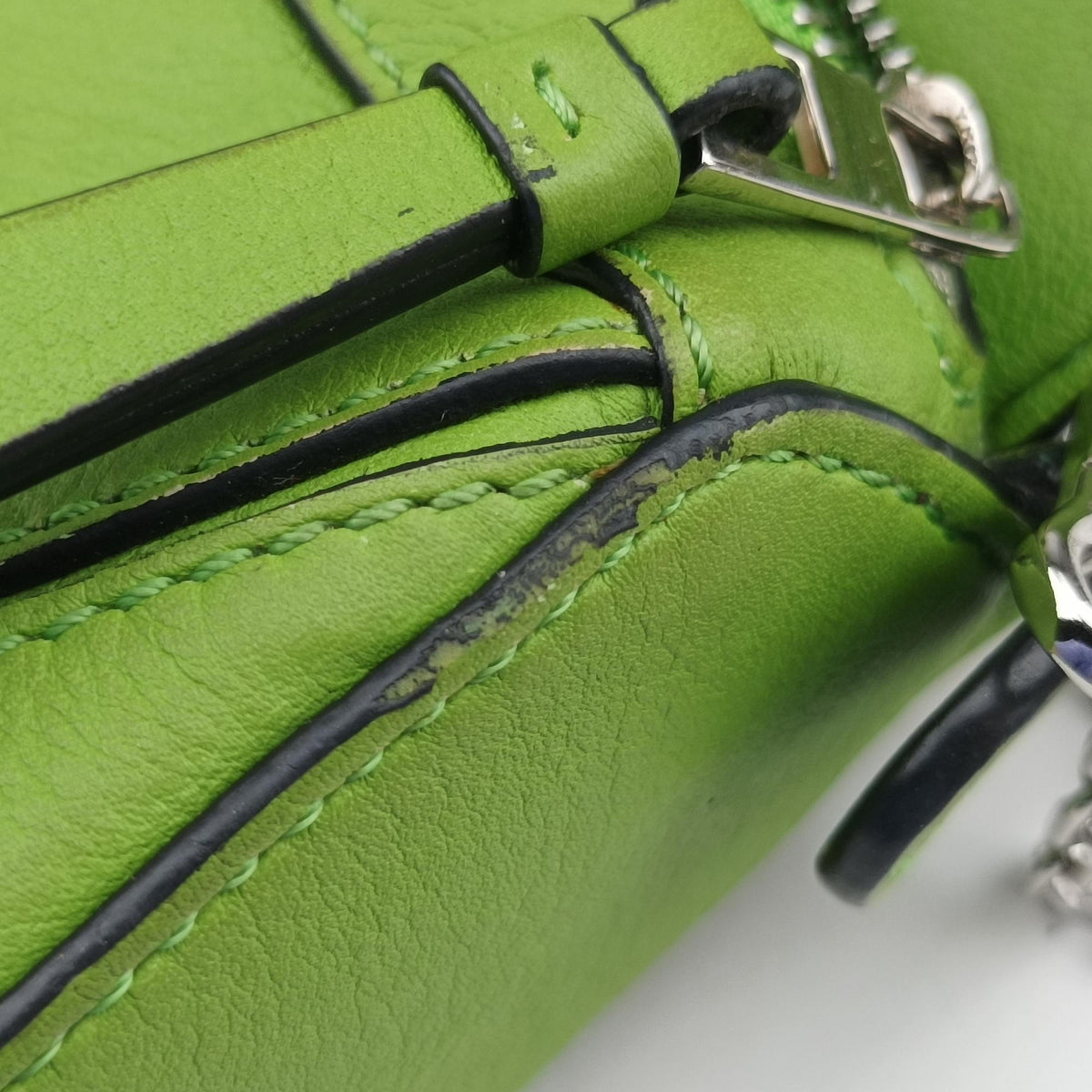 Pre-owned Loewe Puzzle Nano Green Leather  shoulderbag | stylenewstar