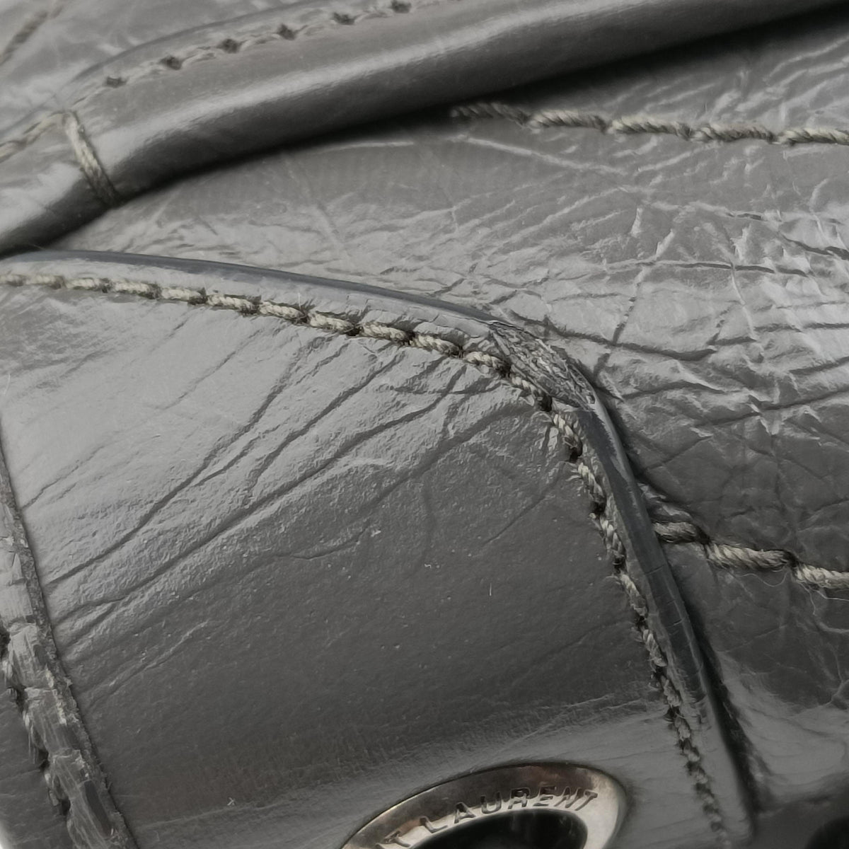 Pre-owned Yves Saint Laurent Niki Grey Leather 583103 shoulderbag | stylenewstar