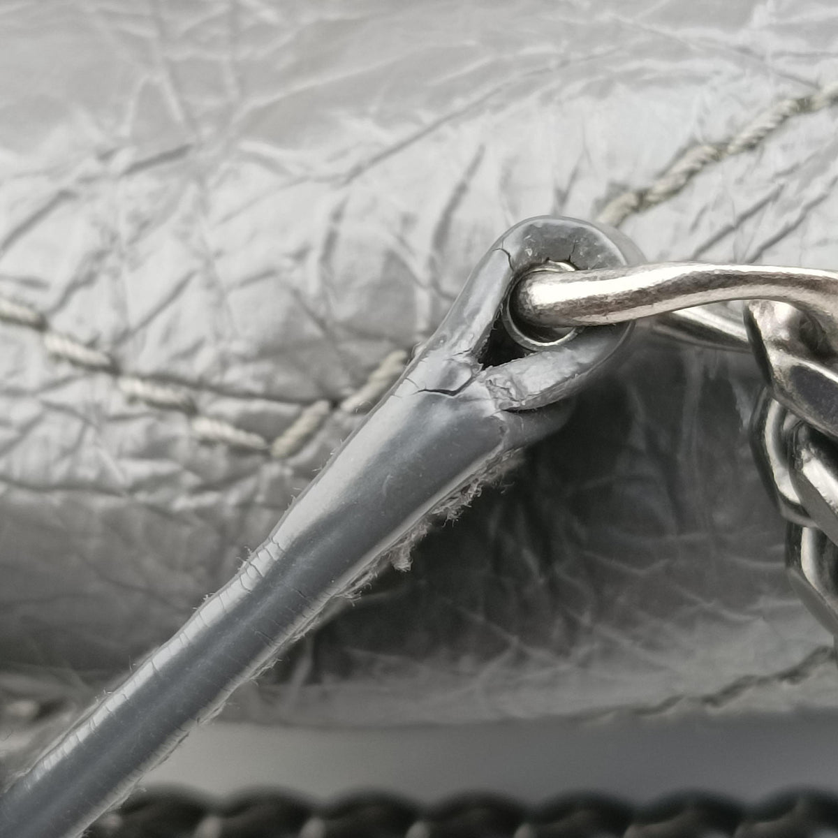 Pre-owned Yves Saint Laurent Niki Grey Leather 583103 shoulderbag | stylenewstar