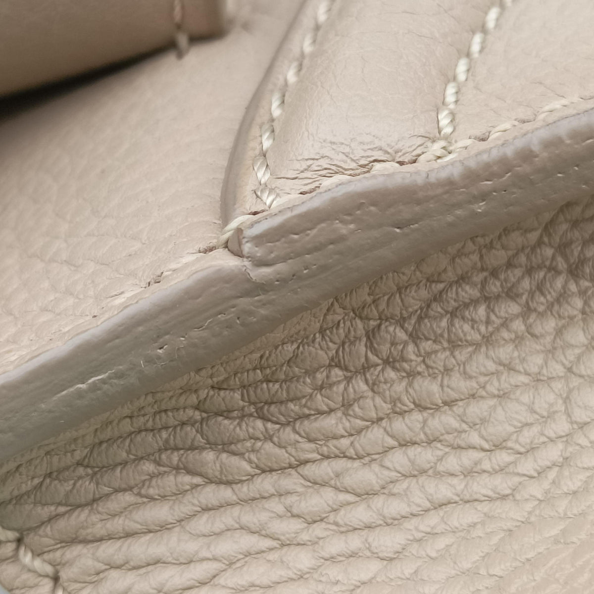 Pre-owned Celine luggage mini shopper Beige Leather  handbag | stylenewstar