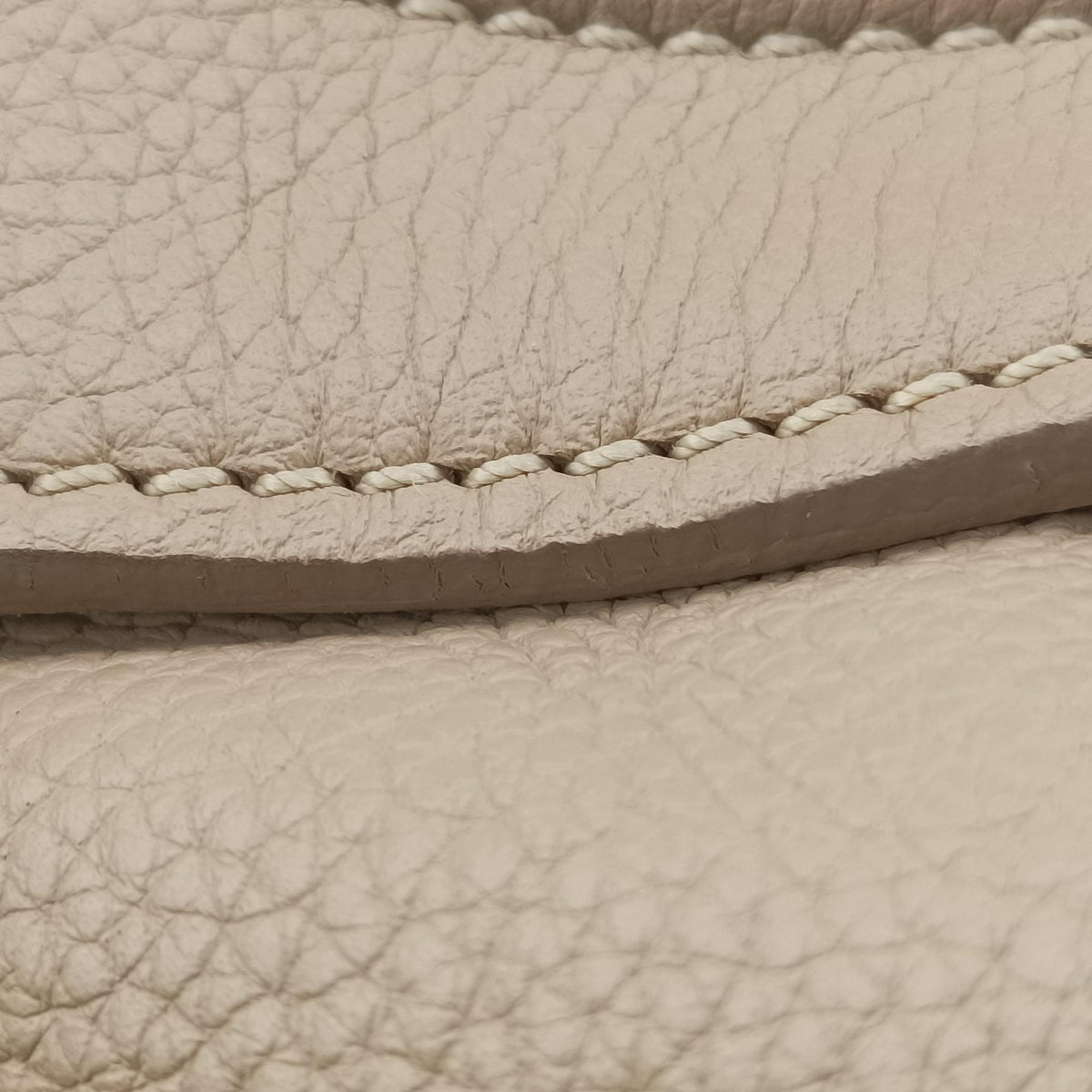 Pre-owned Celine luggage mini shopper Beige Leather  handbag | stylenewstar