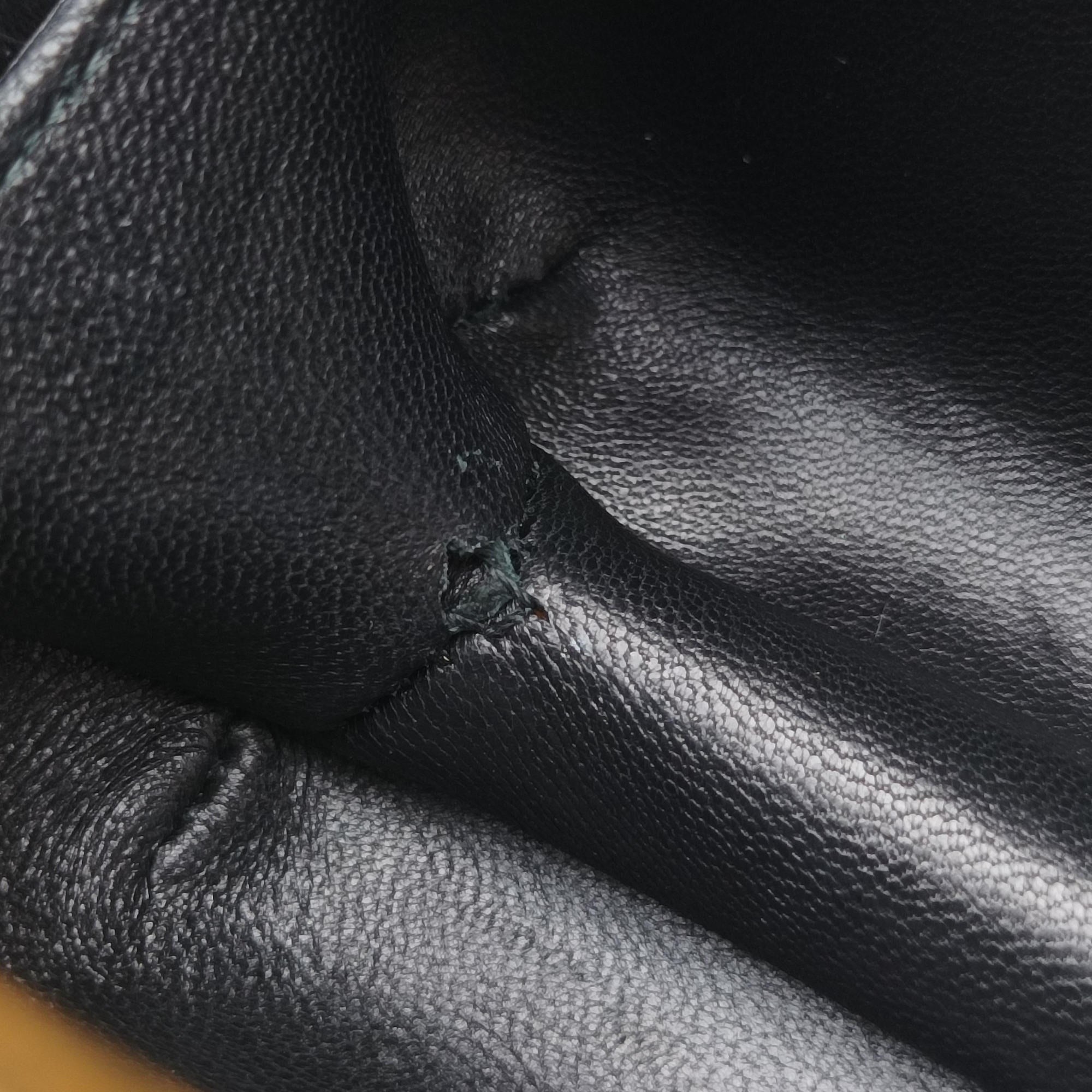 Secondhand Alexander McQueen Four Ring Black Leather  shoulderbag | stylenewstar