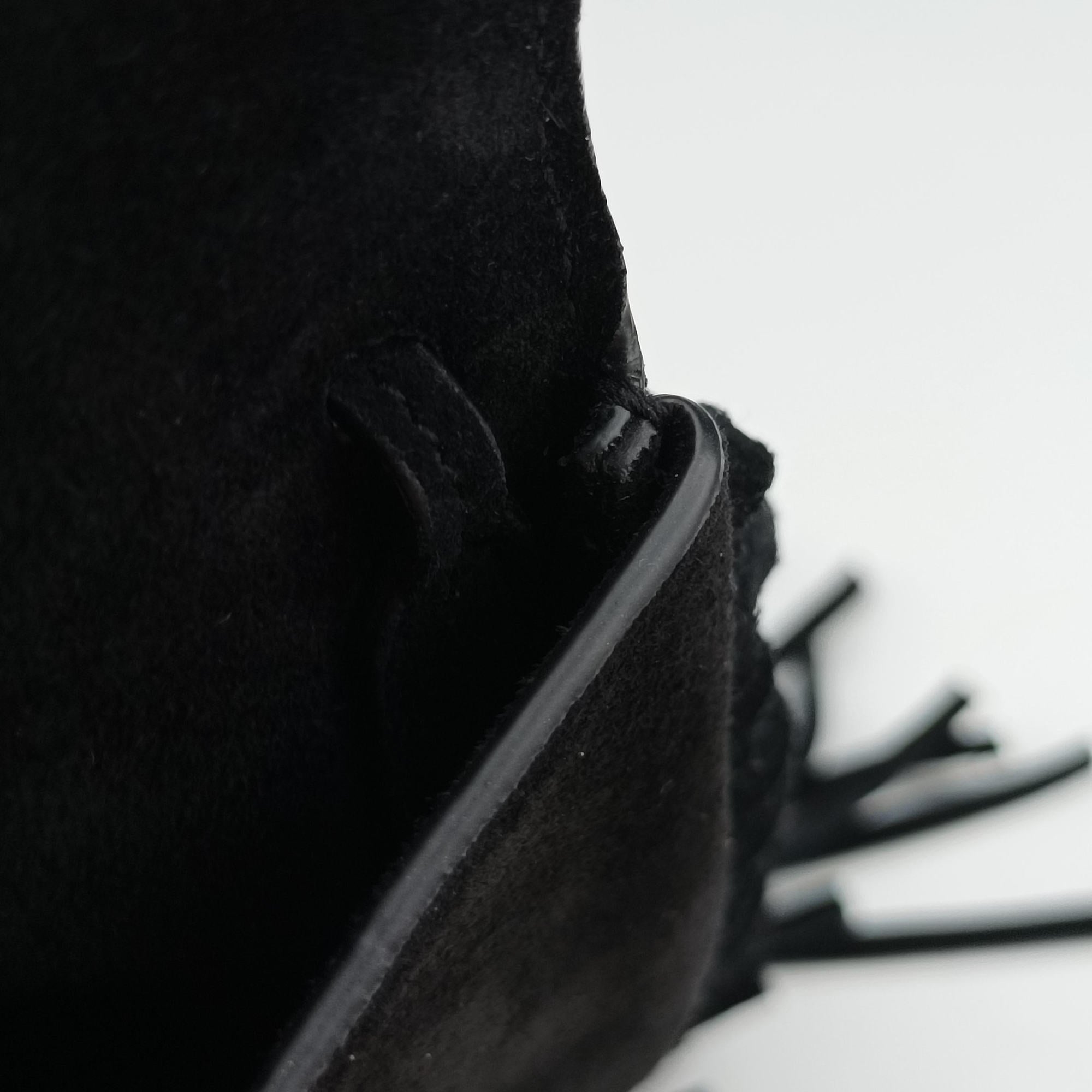 Secondhand Yves Saint Laurent fringe Black Suede 425145 shoulderbag | stylenewstar