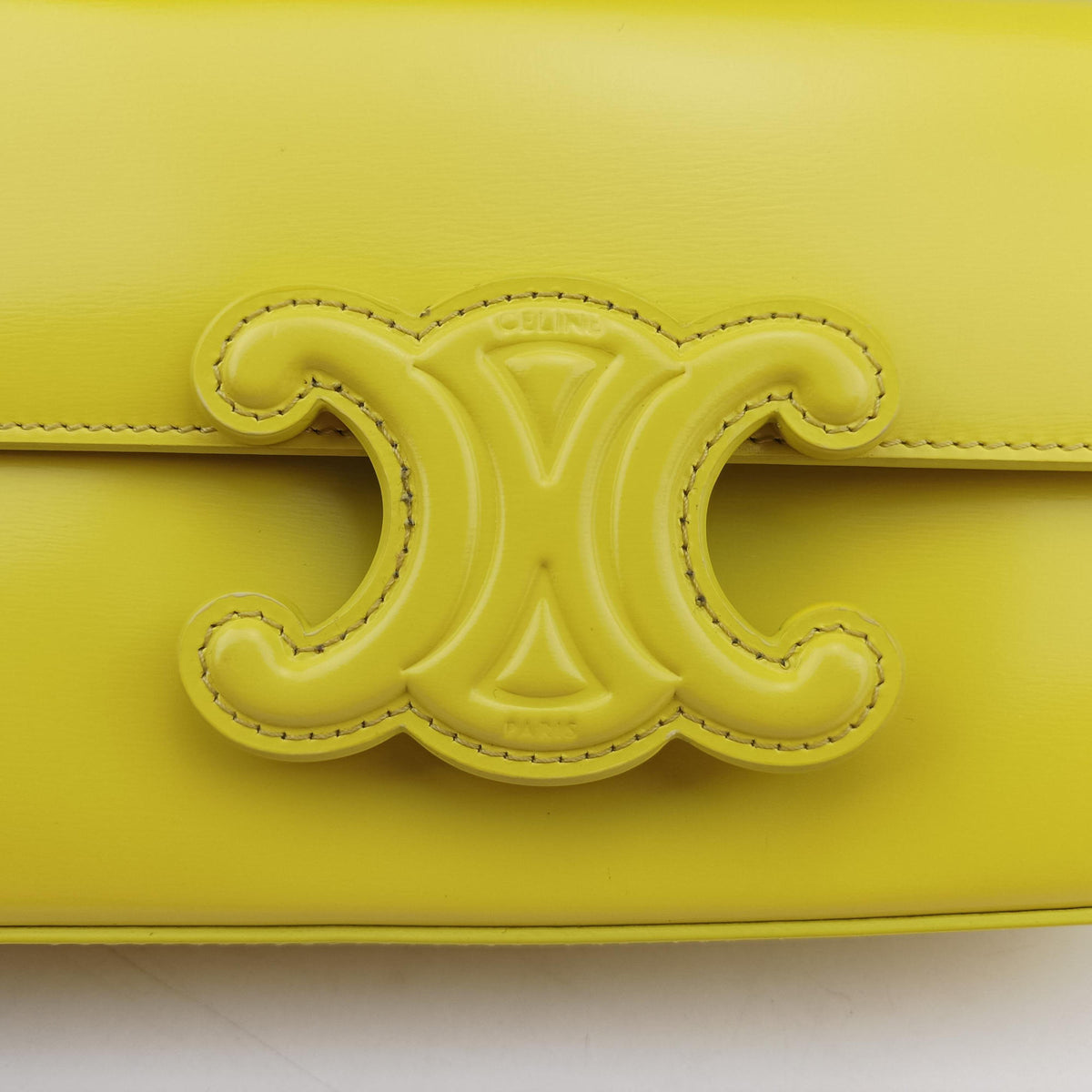 Pre-owned Celine Triomphe Chain Yellow Leather  shoulderbag | stylenewstar