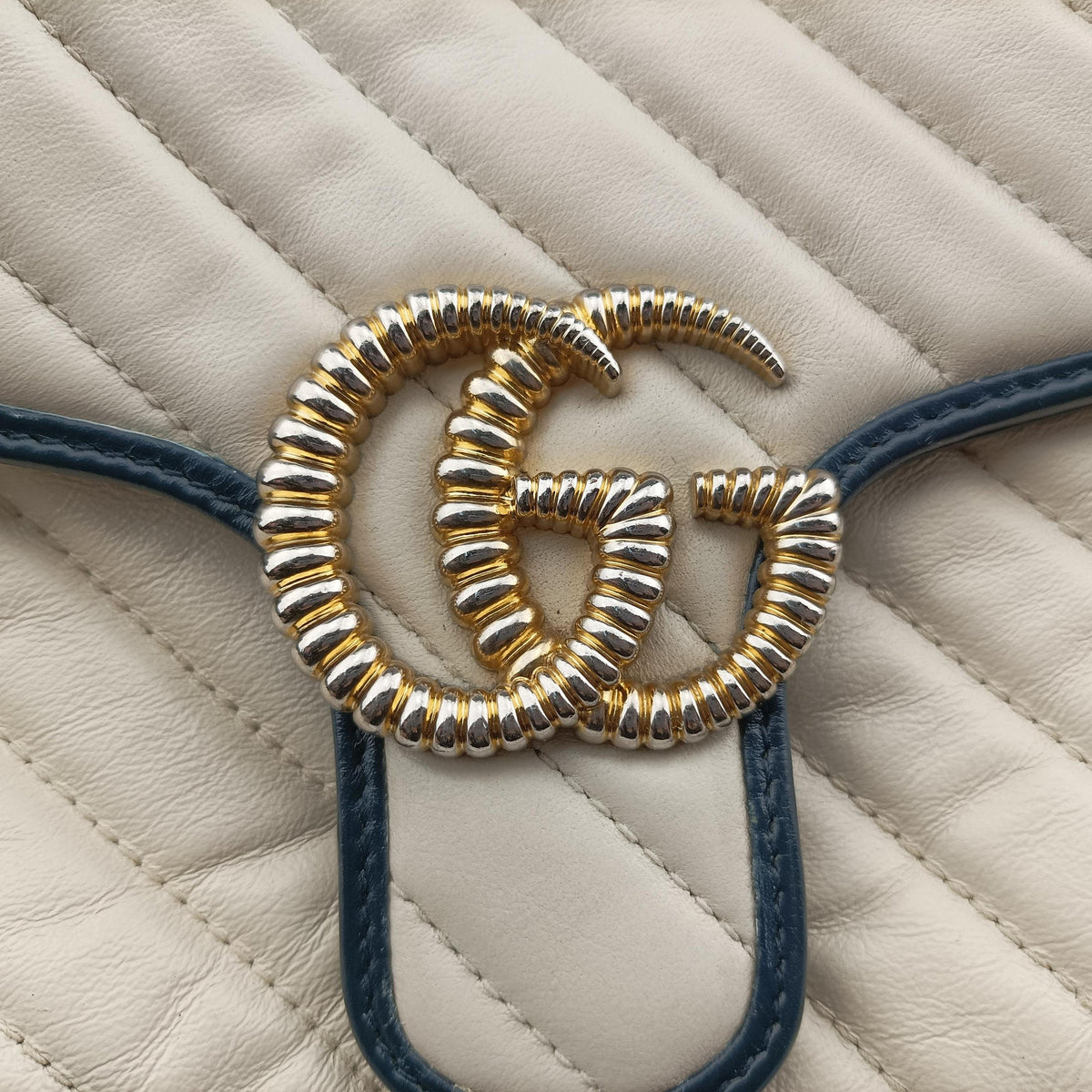 Pre-owned Gucci GG Marmont White×navy Leather 443497 shoulderbag | stylenewstar
