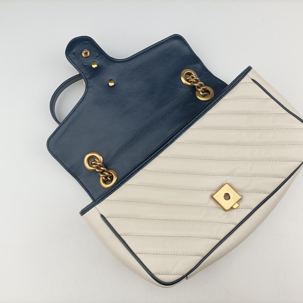 Pre-owned Gucci GG Marmont White×navy Leather 443497 shoulderbag | stylenewstar
