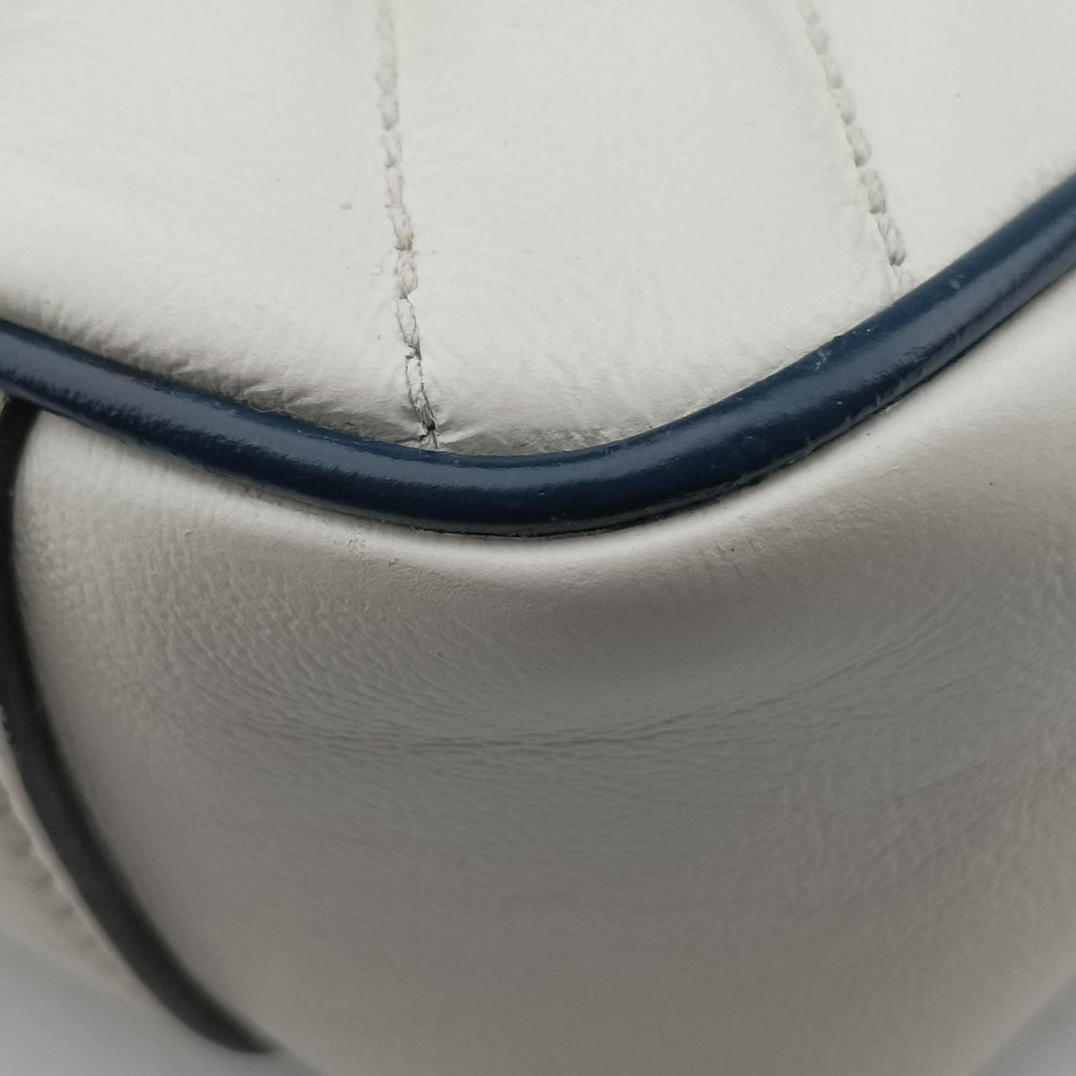 Pre-owned Gucci GG Marmont White×navy Leather 443497 shoulderbag | stylenewstar