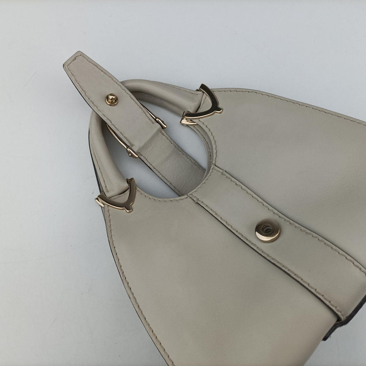 Secondhand Gucci Stirrup White Leather 277515 handbag | stylenewstar