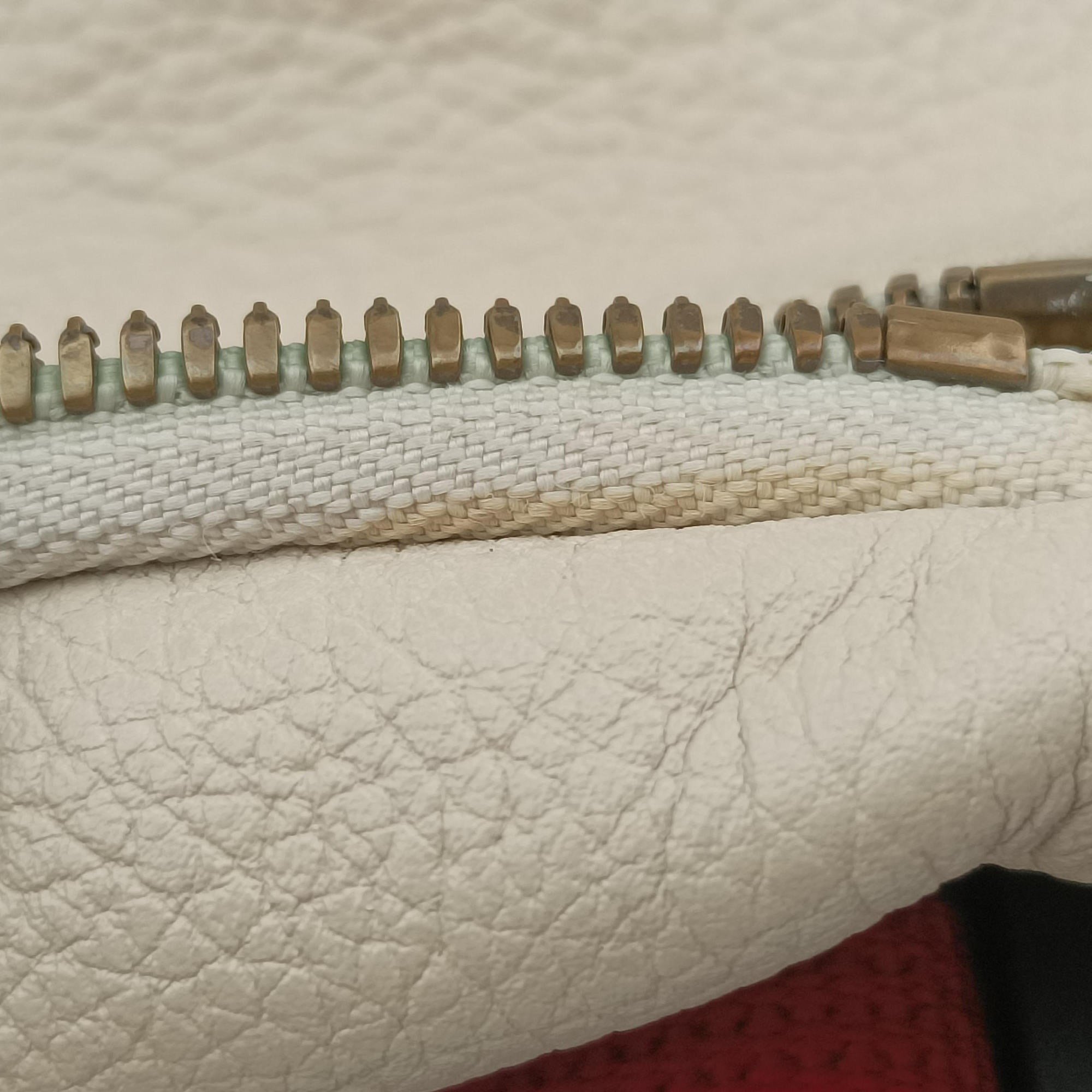Pre-owned Gucci Print White Leather 530412 bum bag/waist bag | stylenewstar