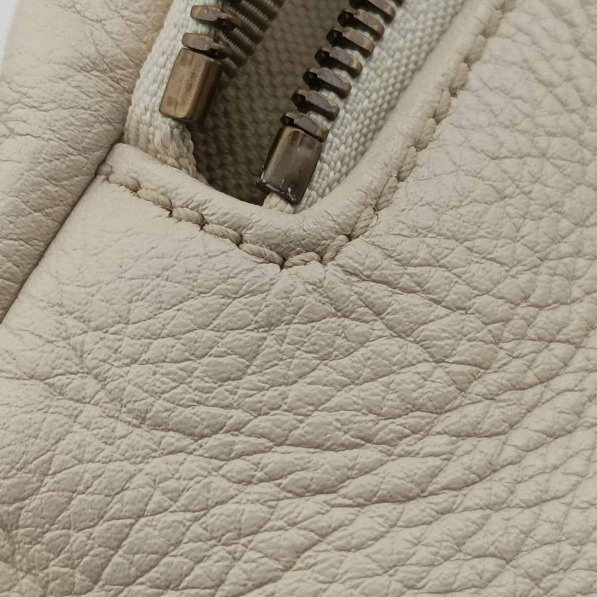Pre-owned Gucci Print White Leather 530412 bum bag/waist bag | stylenewstar