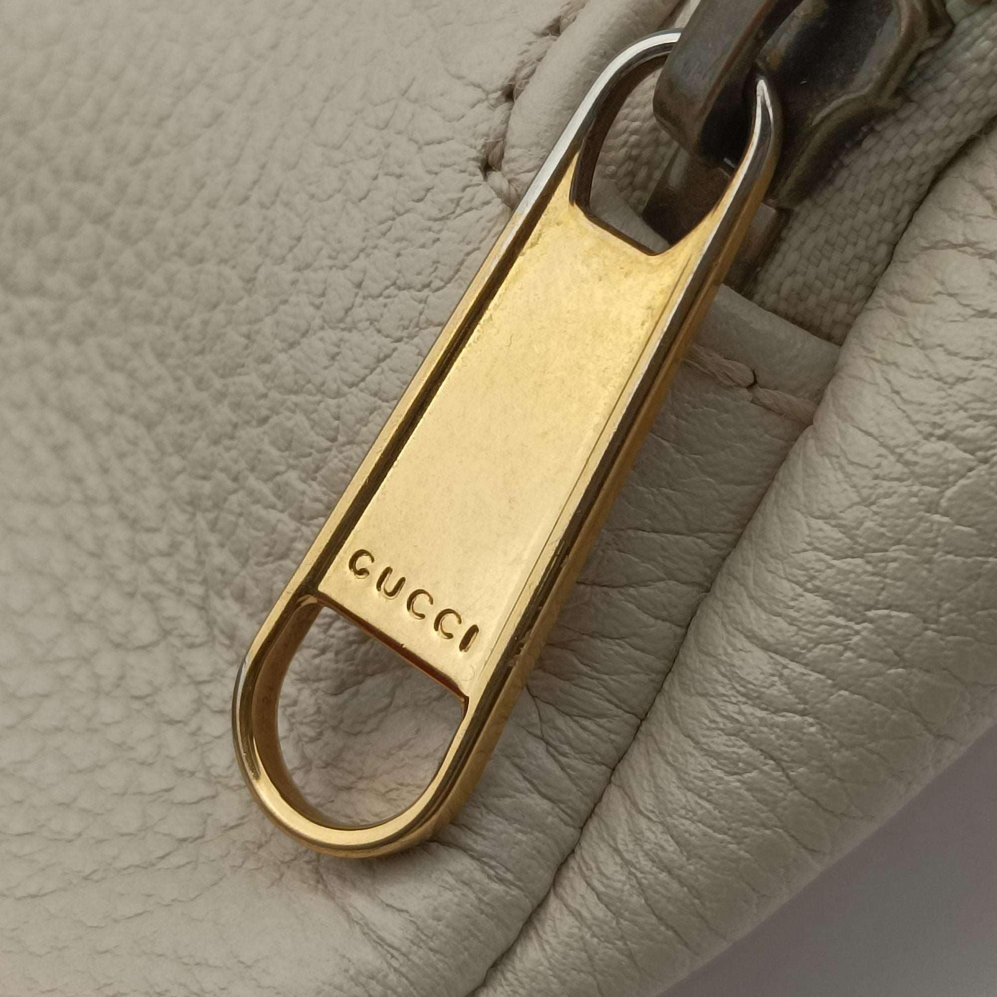 Pre-owned Gucci Print White Leather 530412 bum bag/waist bag | stylenewstar