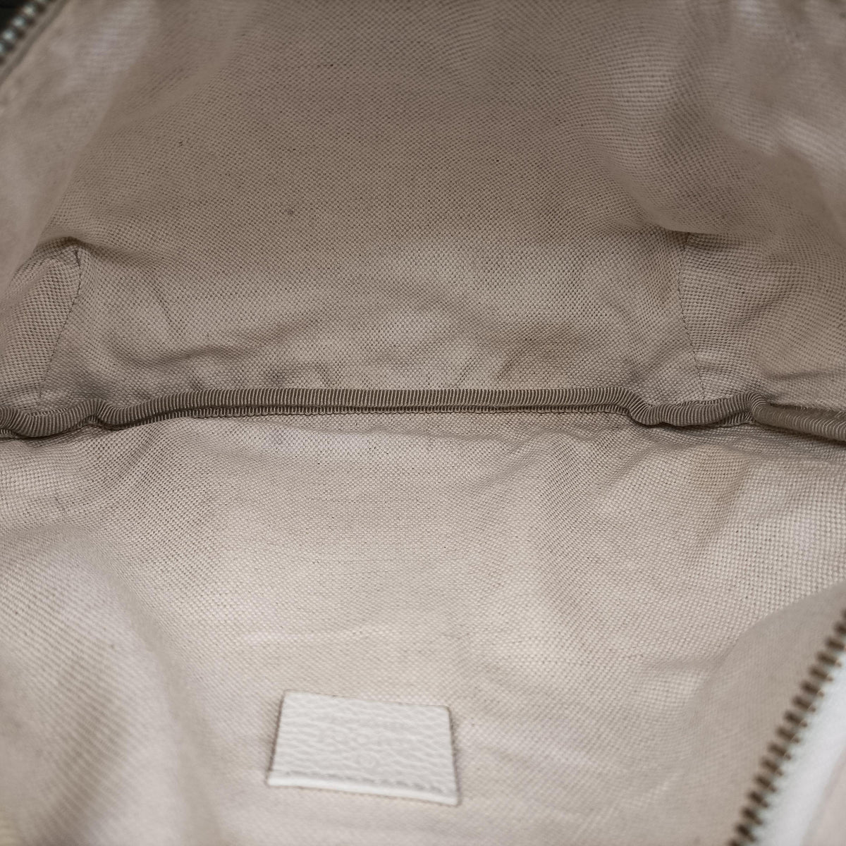 Pre-owned Gucci Print White Leather 530412 bum bag/waist bag | stylenewstar