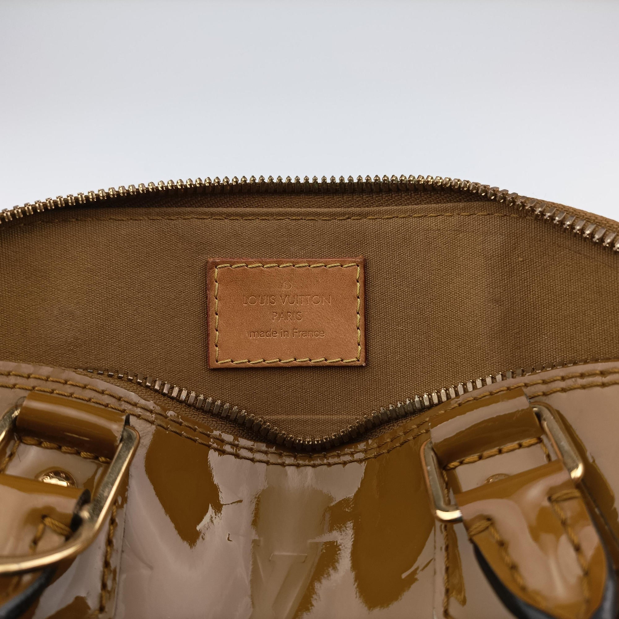 Secondhand Louis Vuitton Alma BB Rose Velours Vernis M91585 shoulderbag | stylenewstar