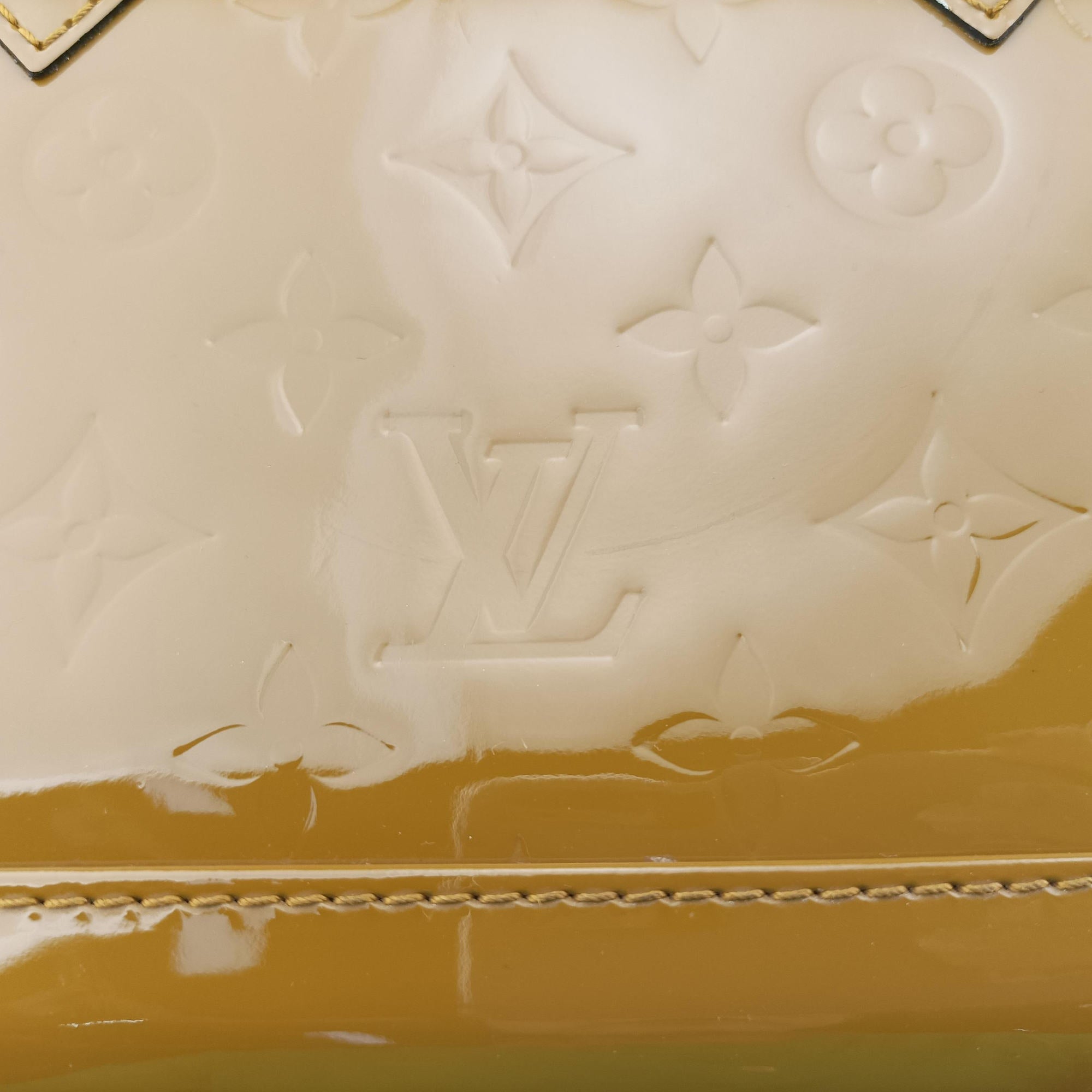 Secondhand Louis Vuitton Alma BB Rose Velours Vernis M91585 shoulderbag | stylenewstar