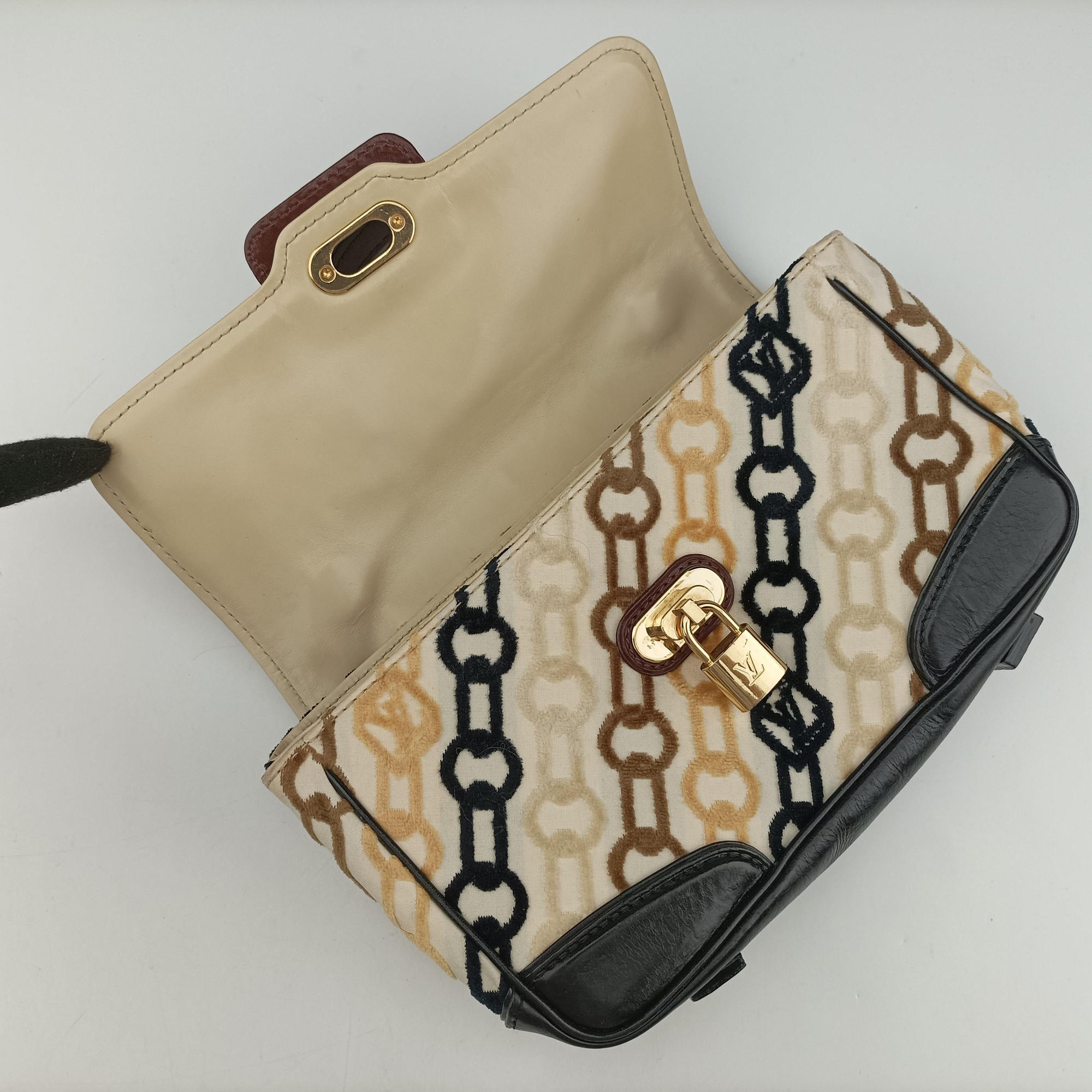 Pre-owned Louis Vuitton Dolly Black x White x Multicolor Cotton ×Velvetx Leather M95194 shoulderbag | stylenewstar