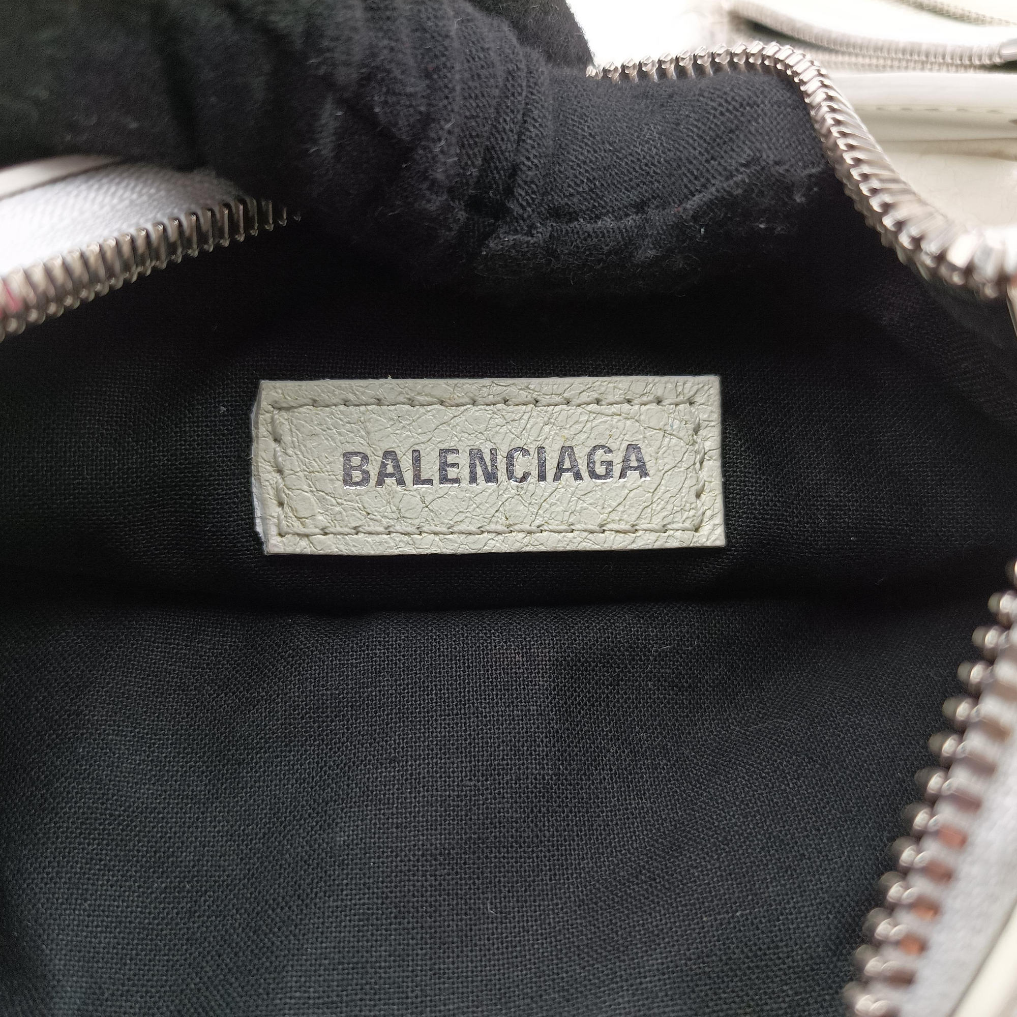 Pre-owned Balenciaga Le Cagole White lambskin  shoulderbag | stylenewstar