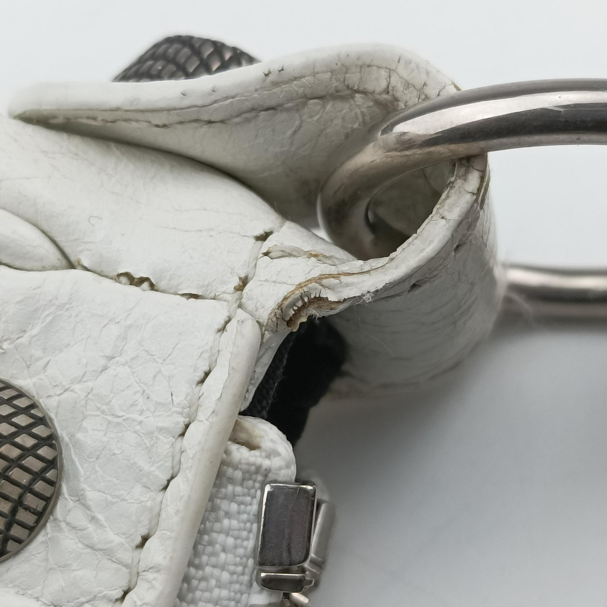 Pre-owned Balenciaga Le Cagole White lambskin  shoulderbag | stylenewstar