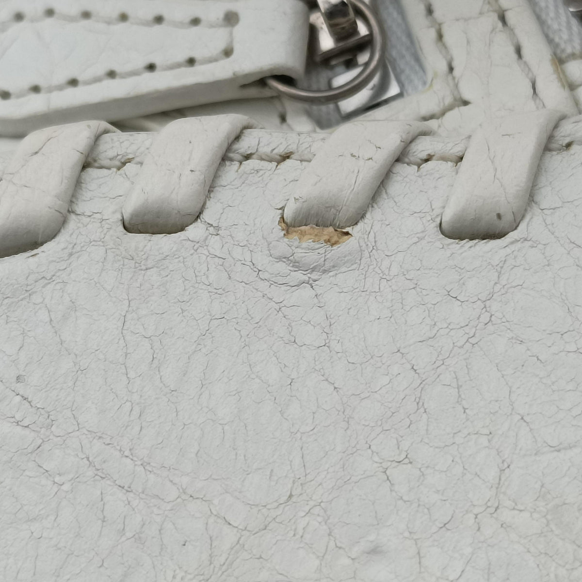Pre-owned Balenciaga Le Cagole White lambskin  shoulderbag | stylenewstar