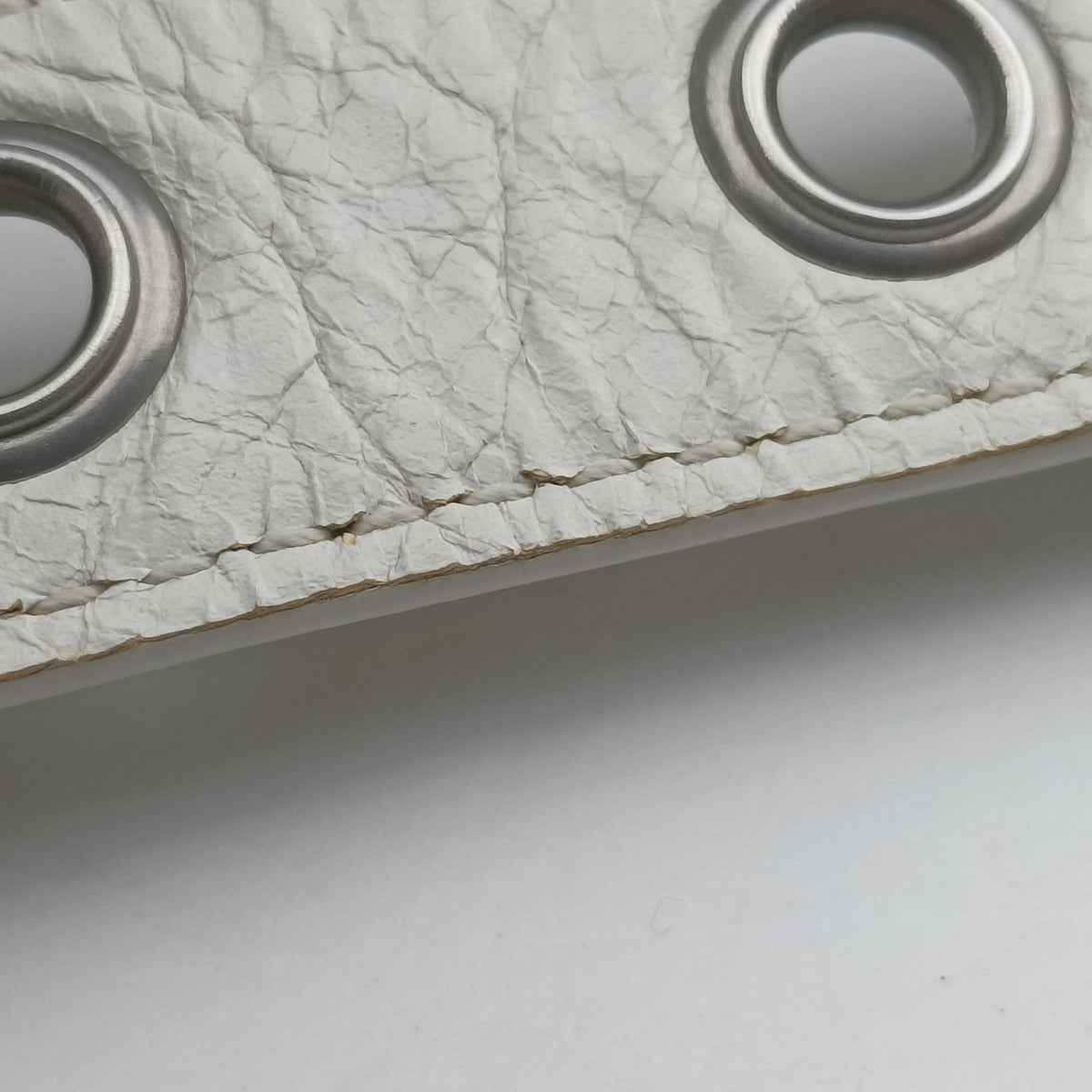 Pre-owned Balenciaga Le Cagole White lambskin  shoulderbag | stylenewstar