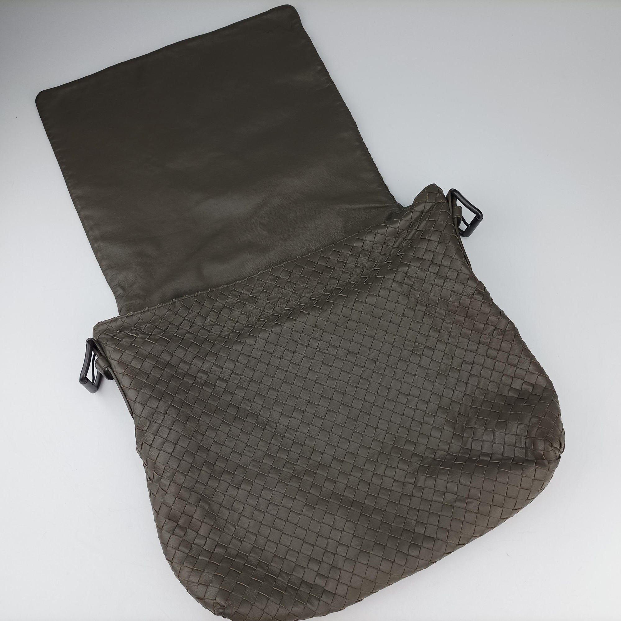 Vintage Bottega Veneta Intrecciato Gray lambskin  shoulderbag | stylenewstar