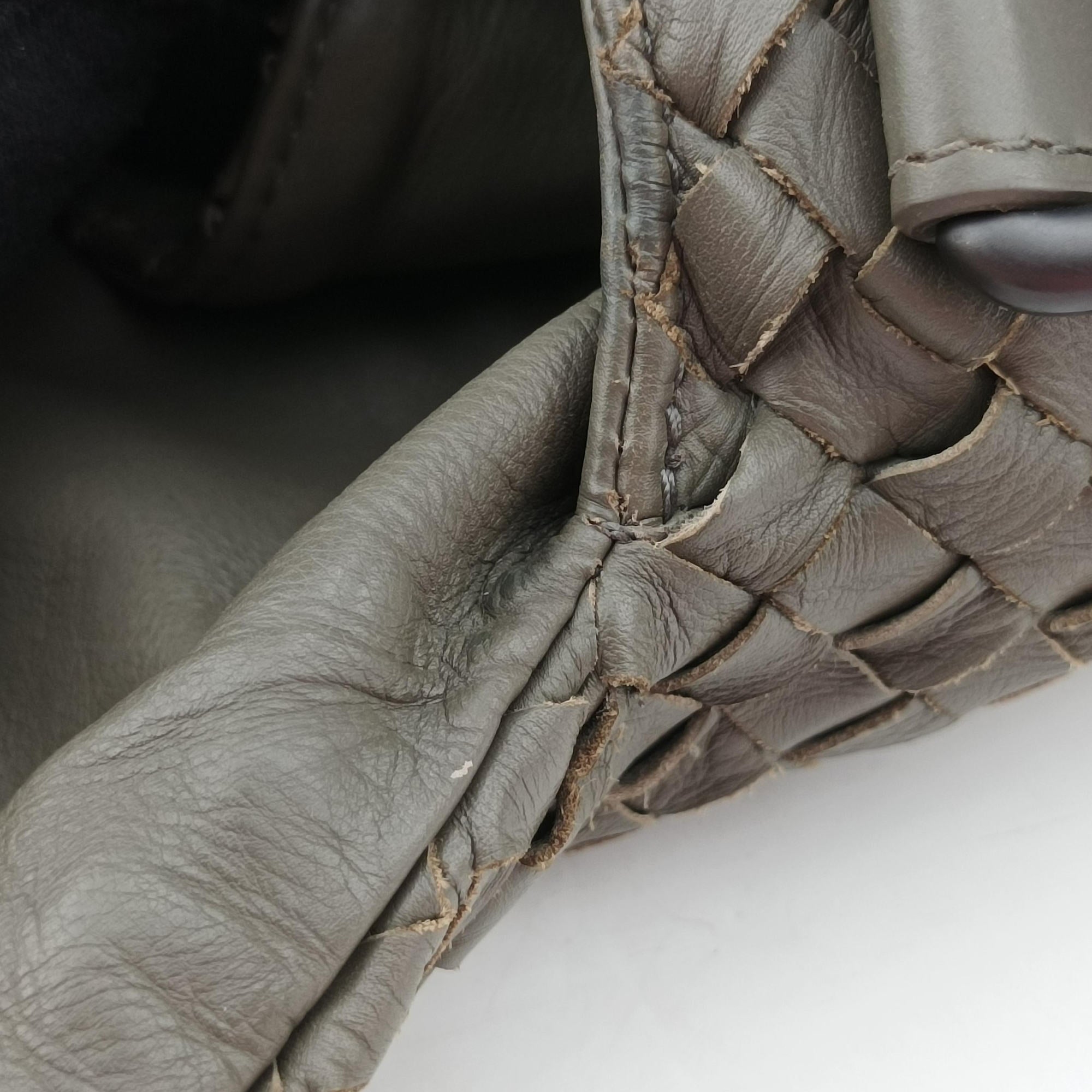 Vintage Bottega Veneta Intrecciato Gray lambskin  shoulderbag | stylenewstar