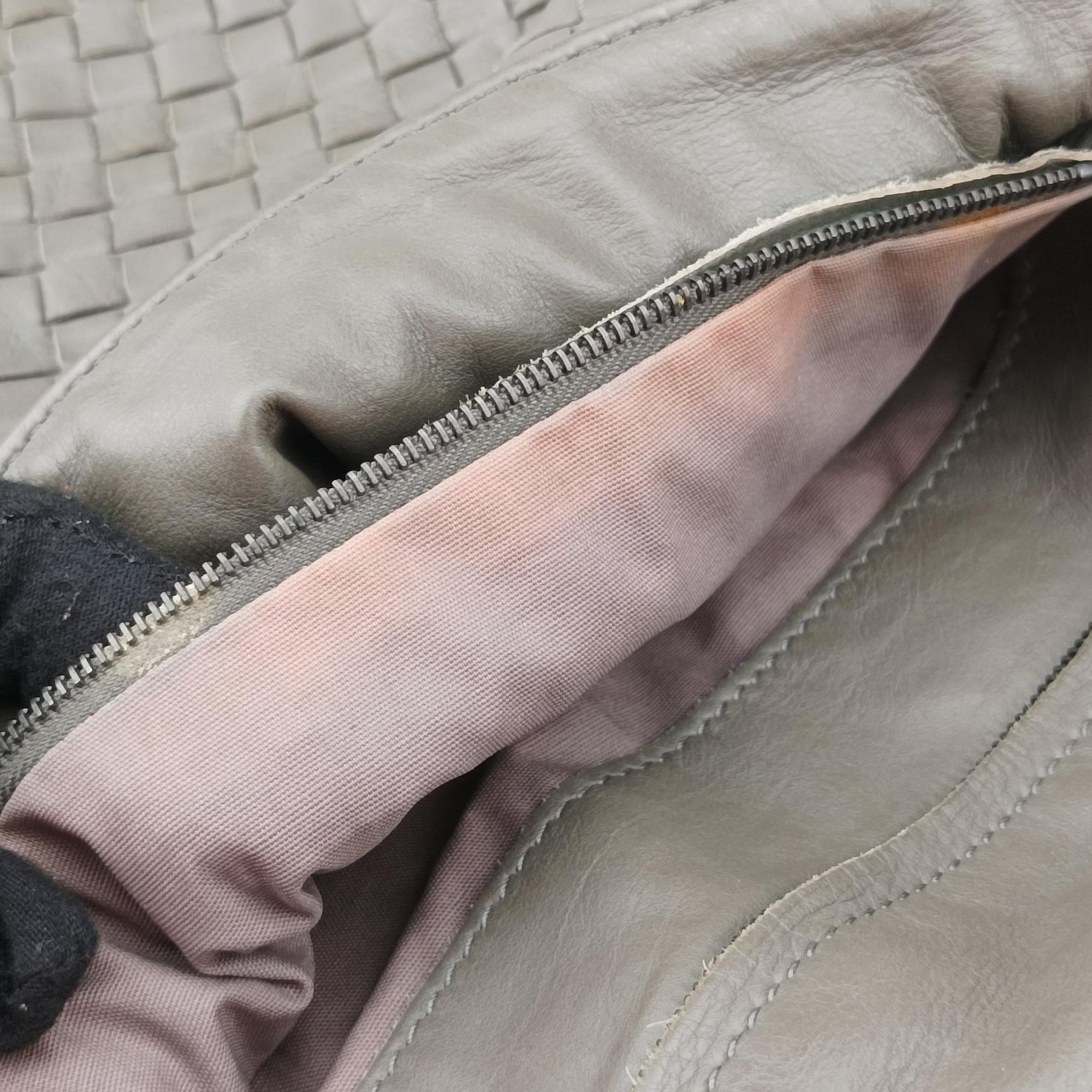 Vintage Bottega Veneta Intrecciato Gray lambskin  shoulderbag | stylenewstar