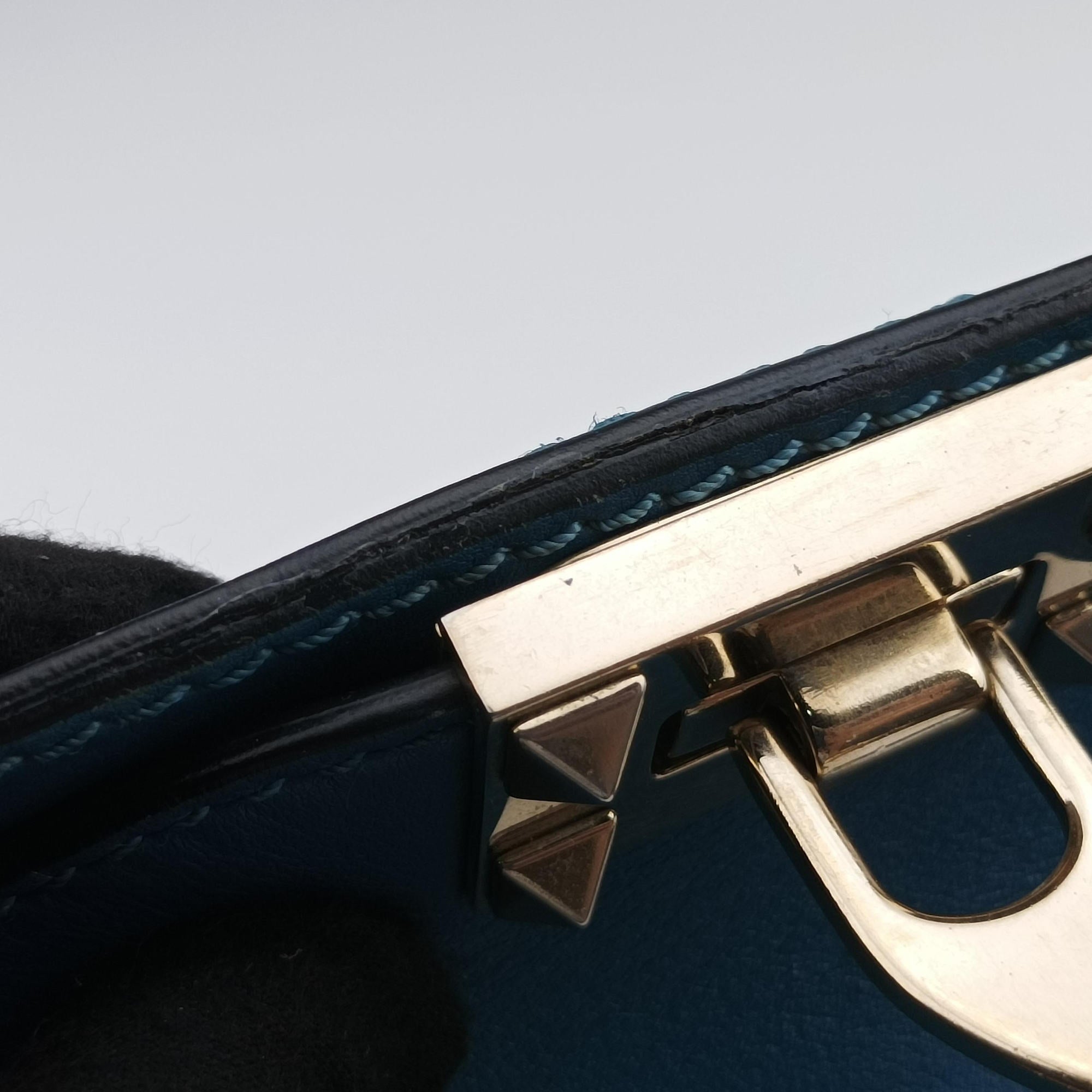 Pre-owned Valentino Rockstud Blue Leather  shoulderbag | stylenewstar