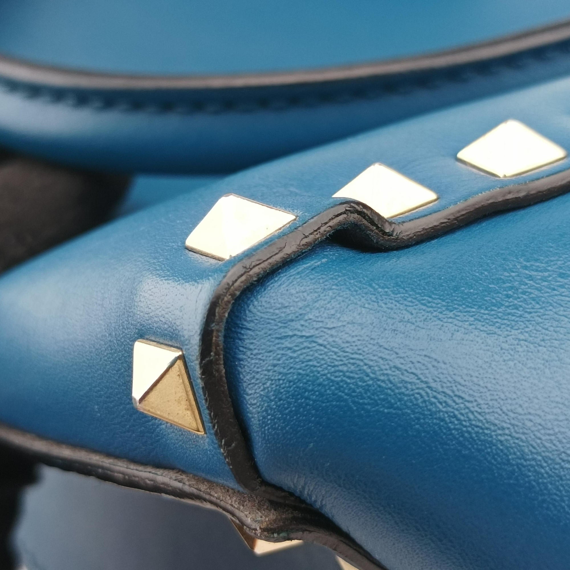 Pre-owned Valentino Rockstud Blue Leather  shoulderbag | stylenewstar