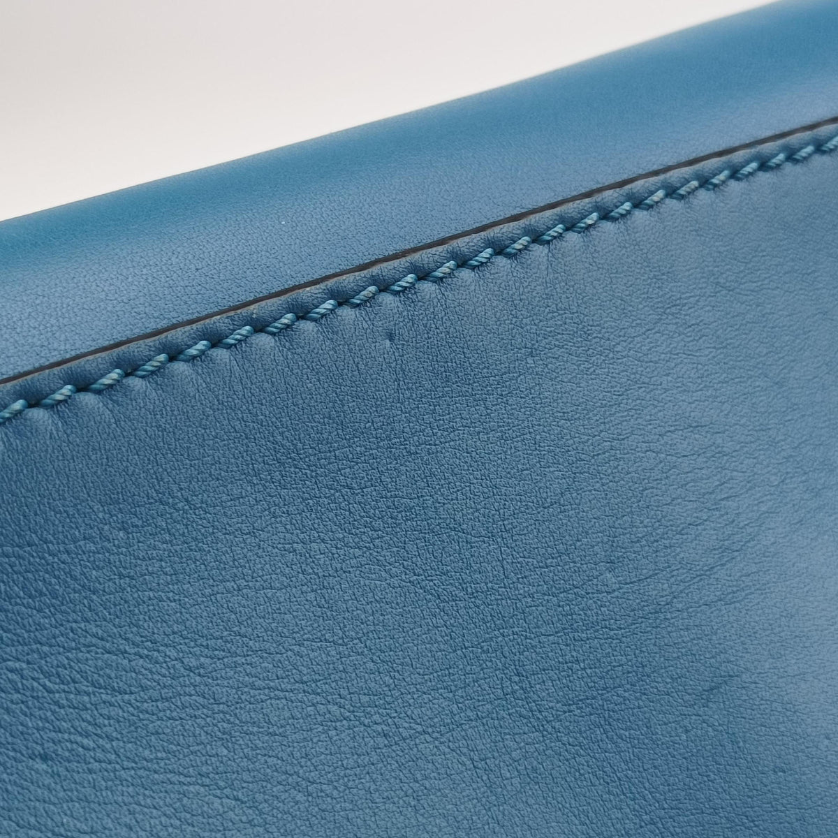 Pre-owned Valentino Rockstud Blue Leather  shoulderbag | stylenewstar