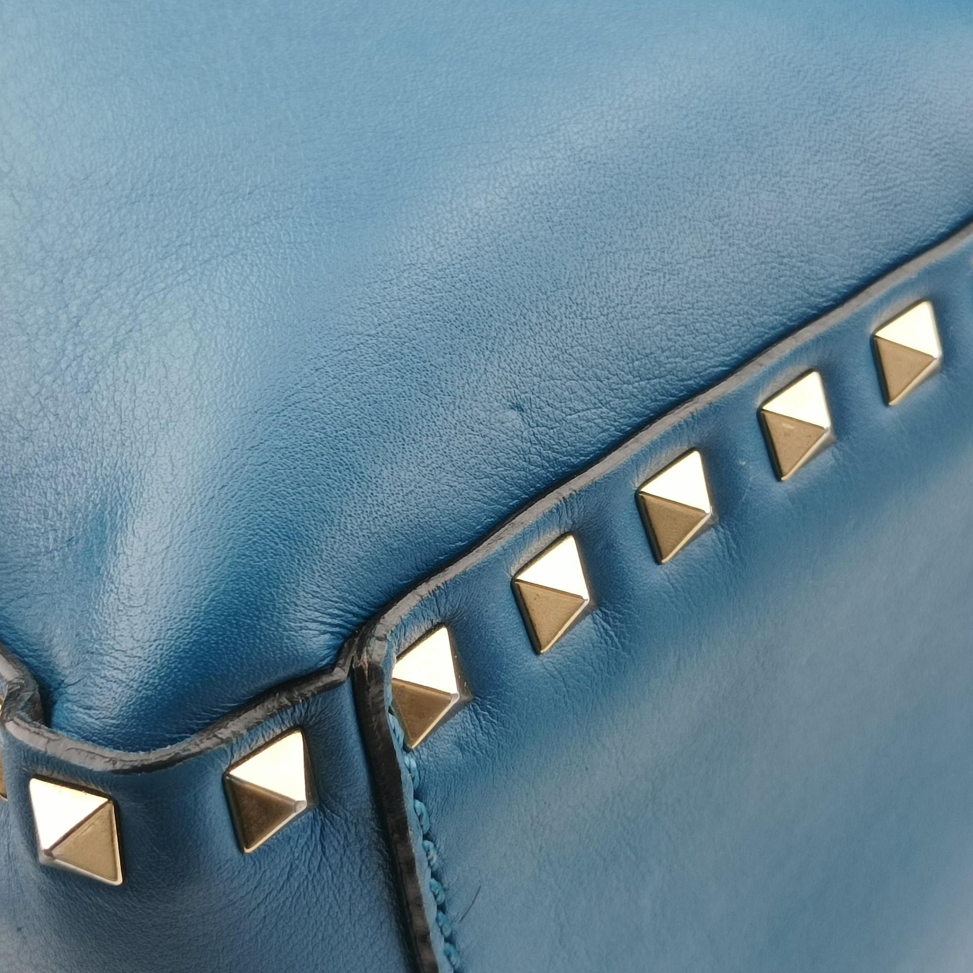 Pre-owned Valentino Rockstud Blue Leather  shoulderbag | stylenewstar