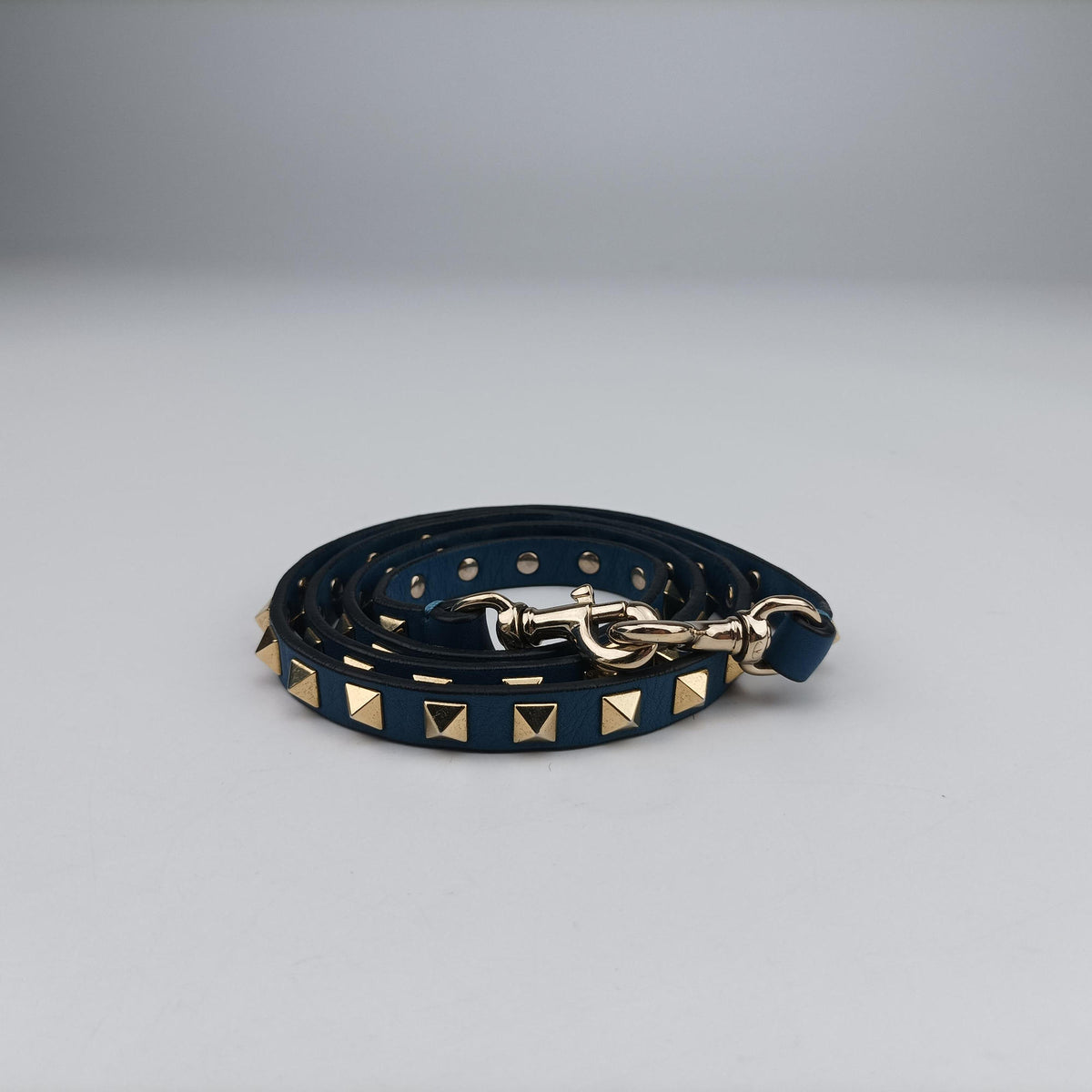 Pre-owned Valentino Rockstud Blue Leather  shoulderbag | stylenewstar